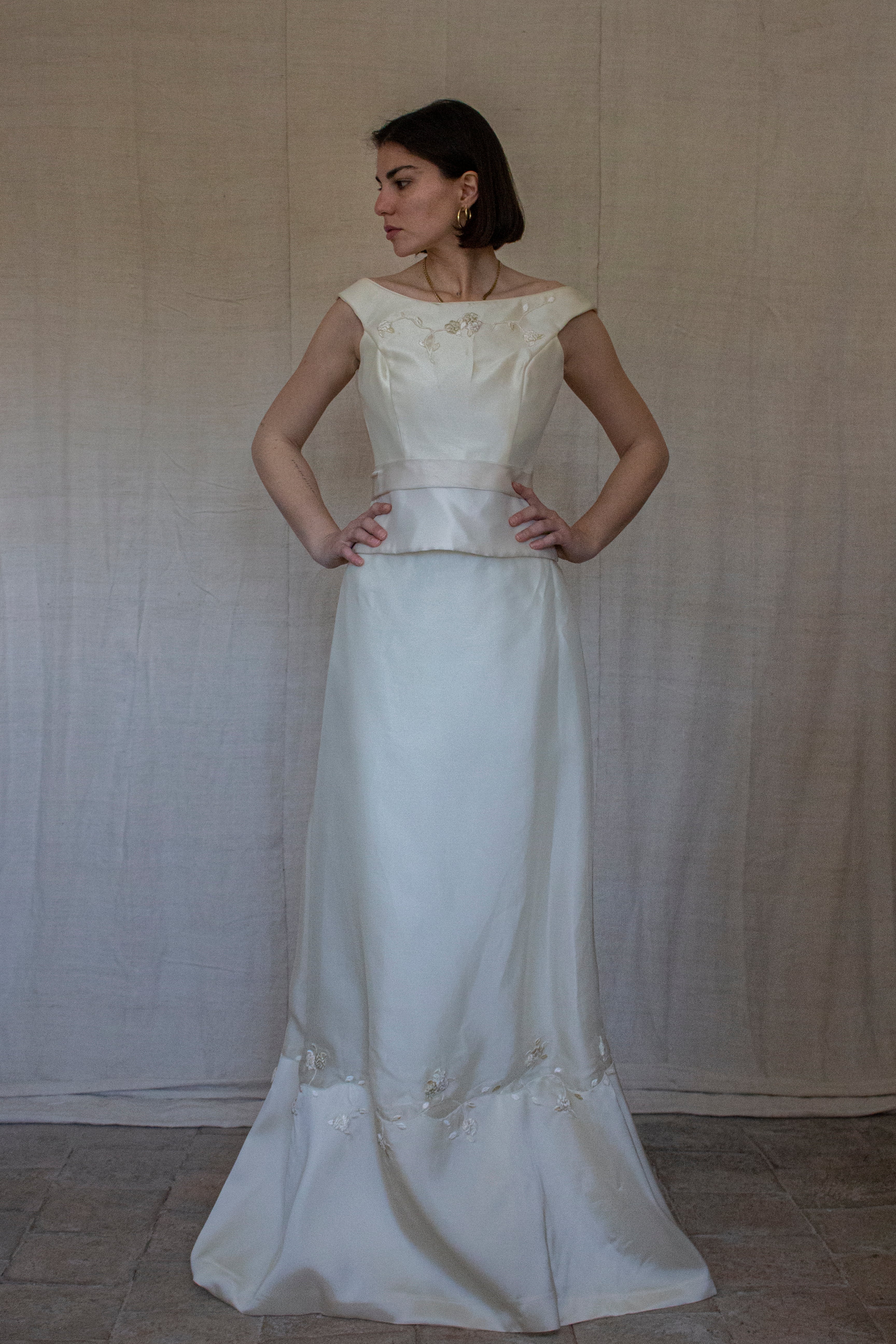 275 - MINIMALIST ELEGANT VINTAGE SILK ORGANZA BRIDAL SET: BATEAU TOP & A-LINE SKIRT WITH BACK BOW