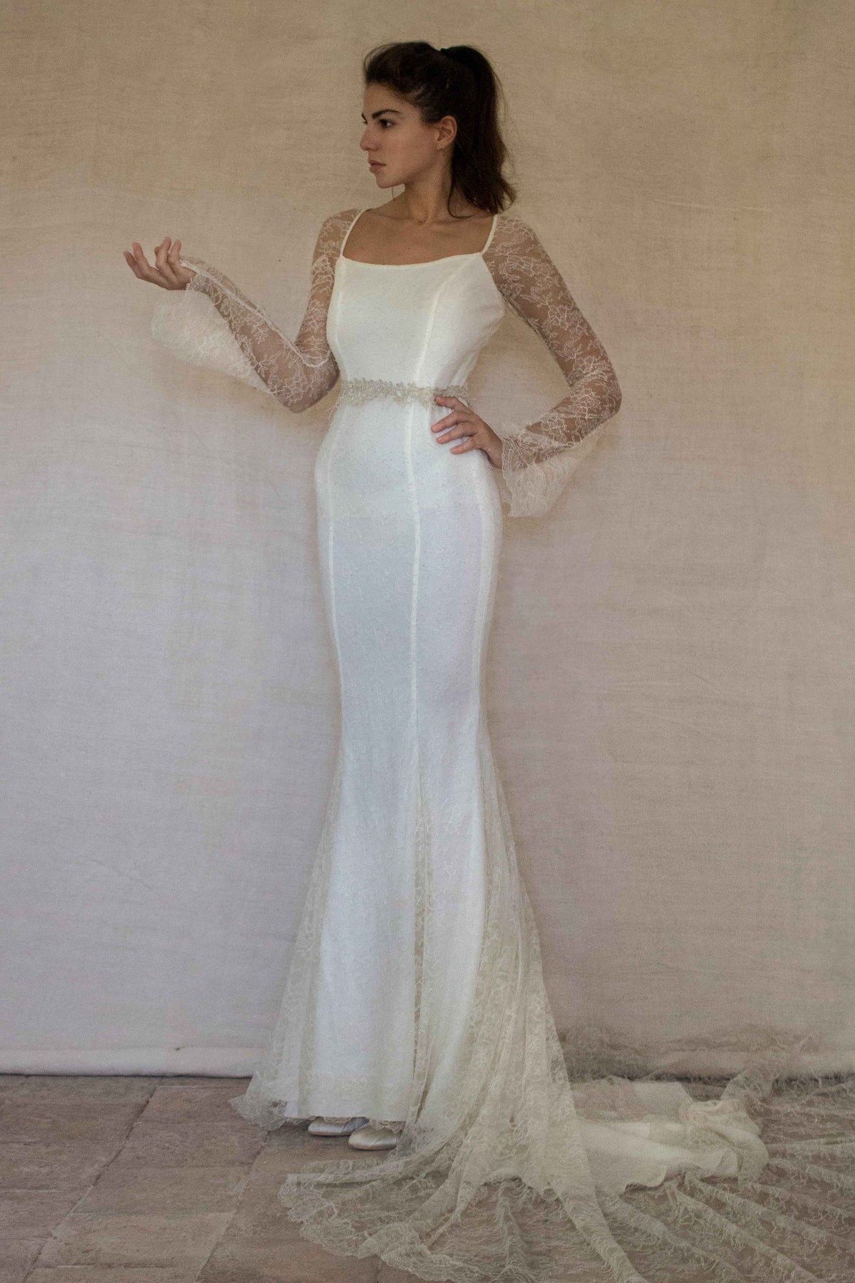 Vintage Chantilly Lace Mermaid Wedding Dress | Full Train Gown - 379