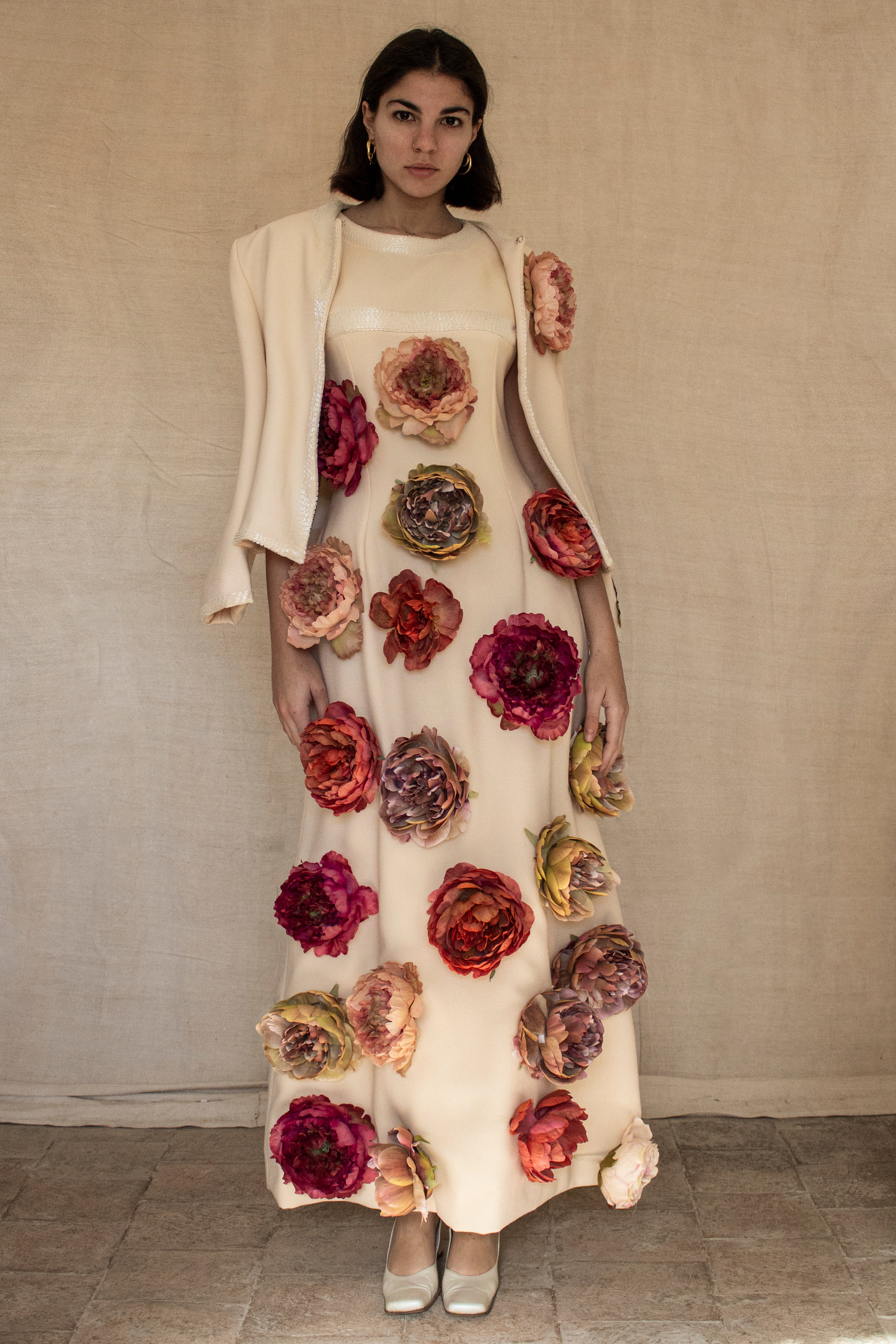 326 - SUSTAINABLE VINTAGE BRIDAL SET: WOOL CREPE DRESS & JACKET WITH COLORFUL PEONIES
