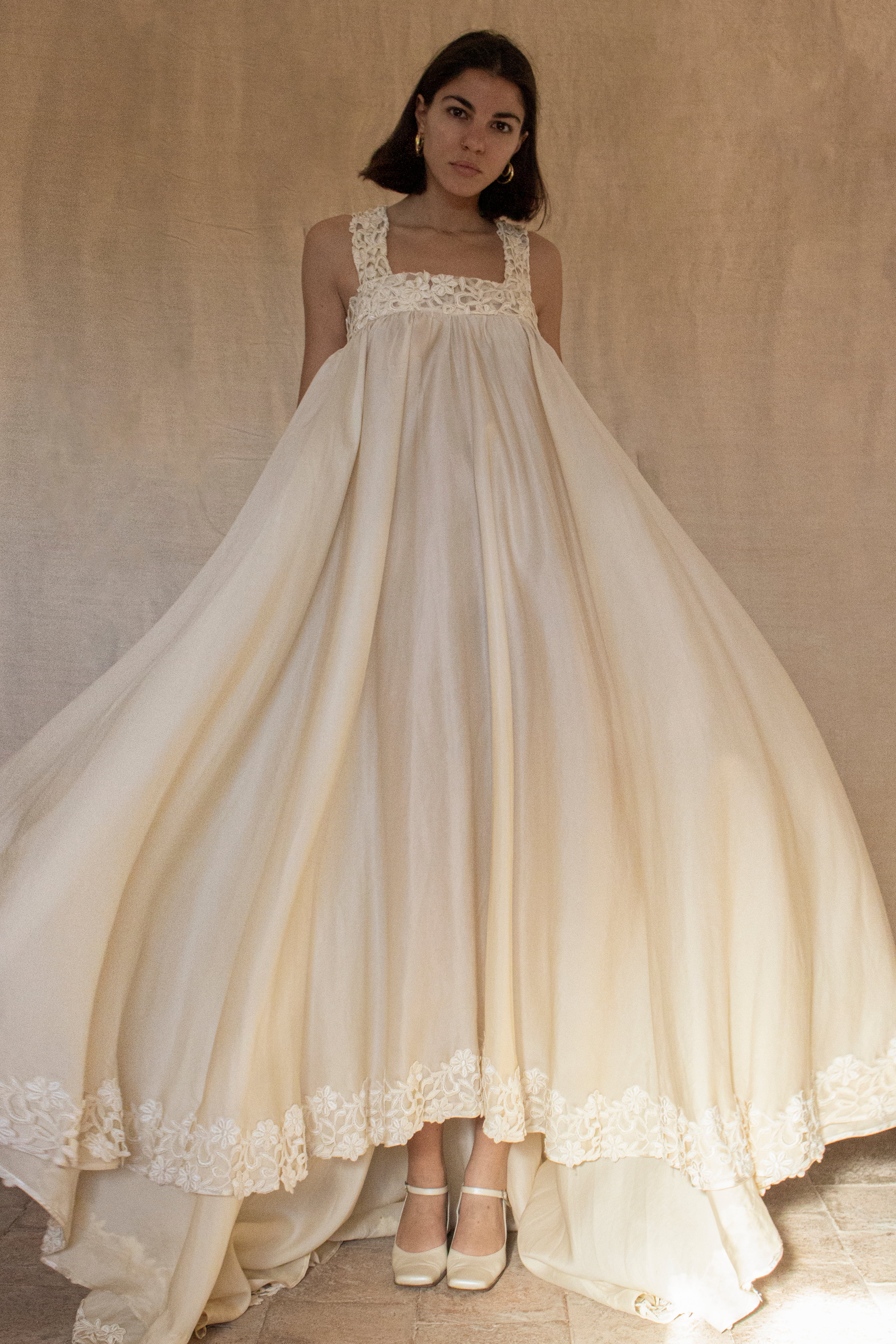 325 - ETHEREAL BOHO VINTAGE SILK ORGANZA GOWN: FLOWY 90S MINIMALIST A-LINE WITH LACE BACK