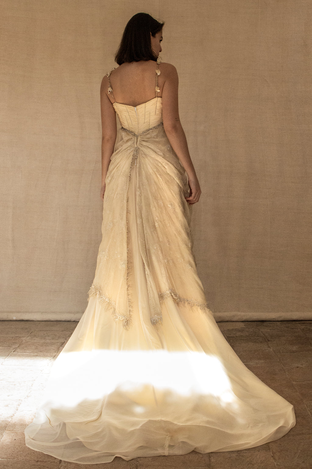 336 - DARK BEIGE SILK EMPIRE WEDDING DRESS: VINTAGE 90s GOWN WITH ROARING 20s DETAILS & SILVER EMBROIDERY - Vague atelier