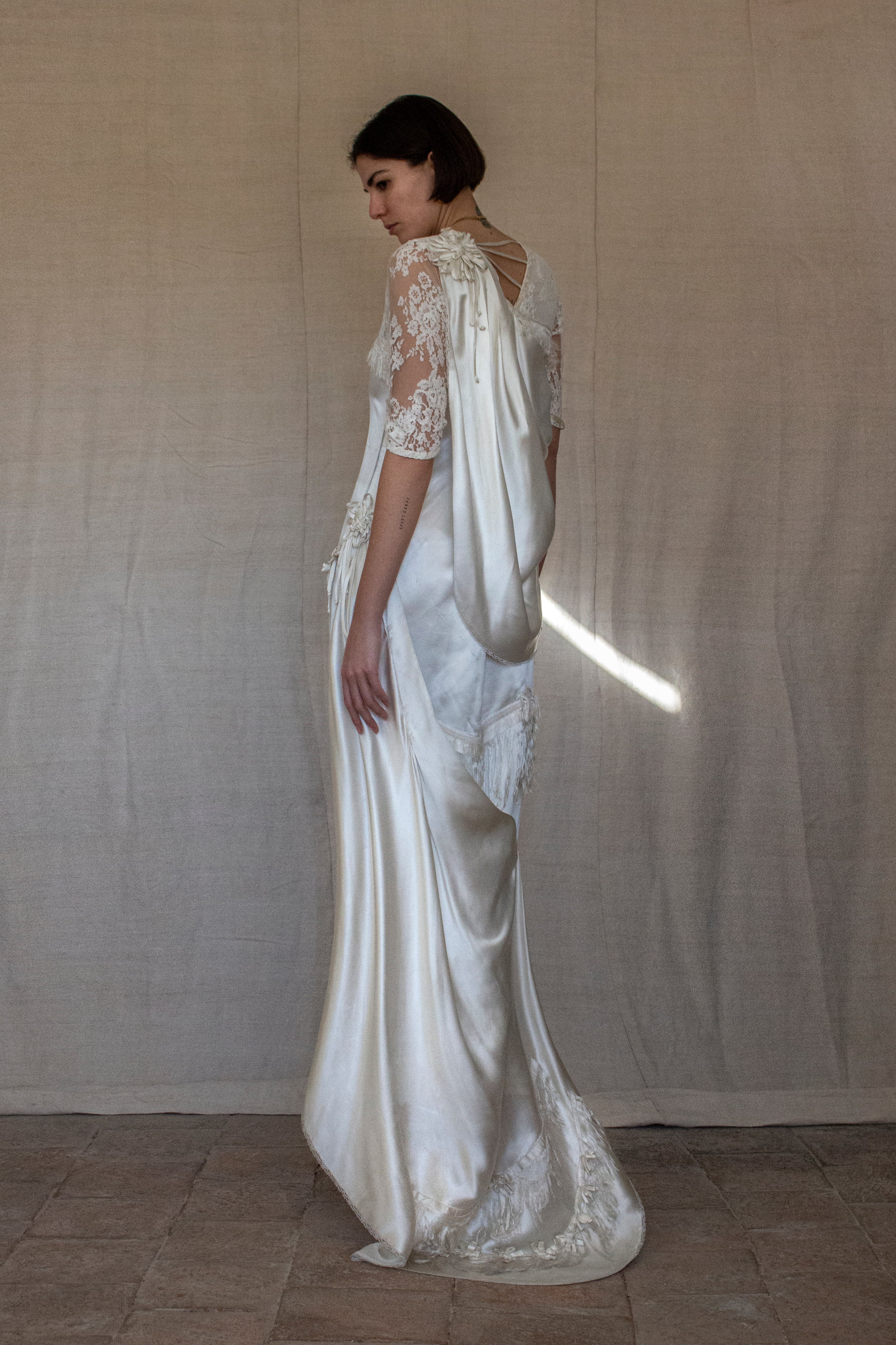 263 - MUSEUM QUALITY 1920S ANTIQUE BRIDAL GOWN: RESTORED ART DECO SILK SATIN & LACE DRESS WITH FRINGES