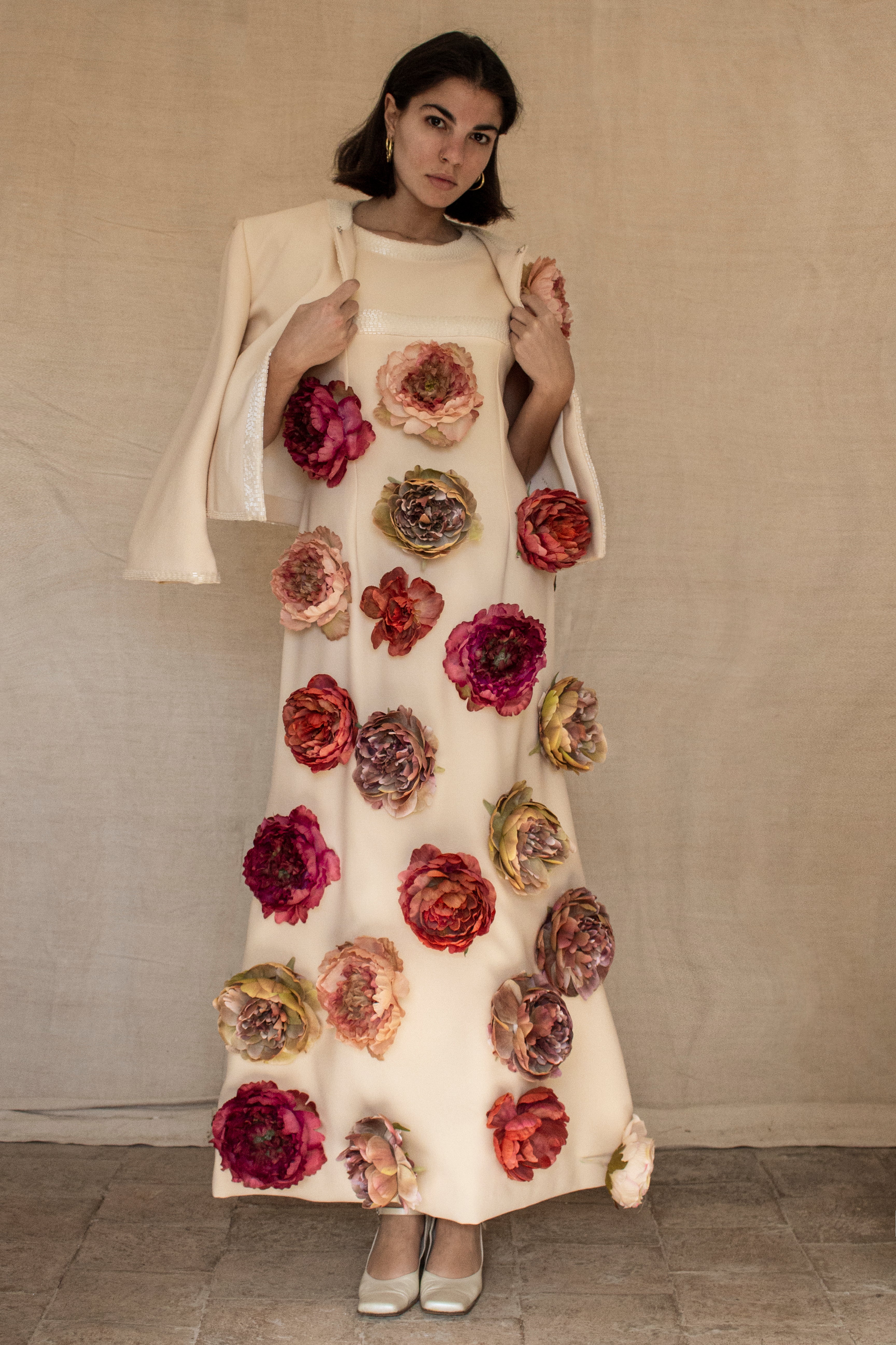 326 - SUSTAINABLE VINTAGE BRIDAL SET: WOOL CREPE DRESS & JACKET WITH COLORFUL PEONIES