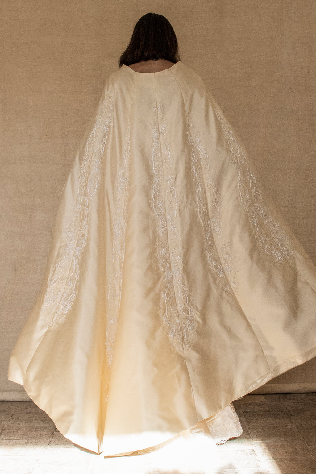 334 - IVORY SILK MIKADO VINTAGE WEDDING DRESS: COLUMN GOWN WITH EMBROIDERED CAPE & CRYSTALS - Vague atelier