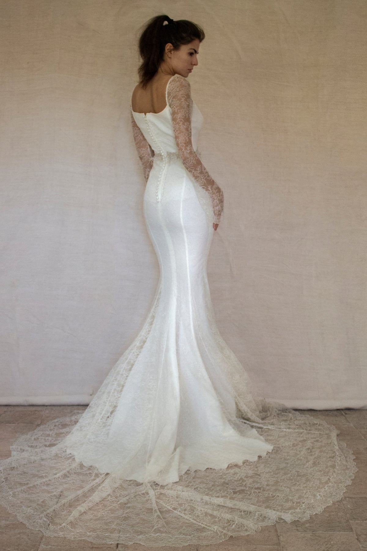 Vintage Chantilly Lace Mermaid Wedding Dress | Full Train Gown - 379