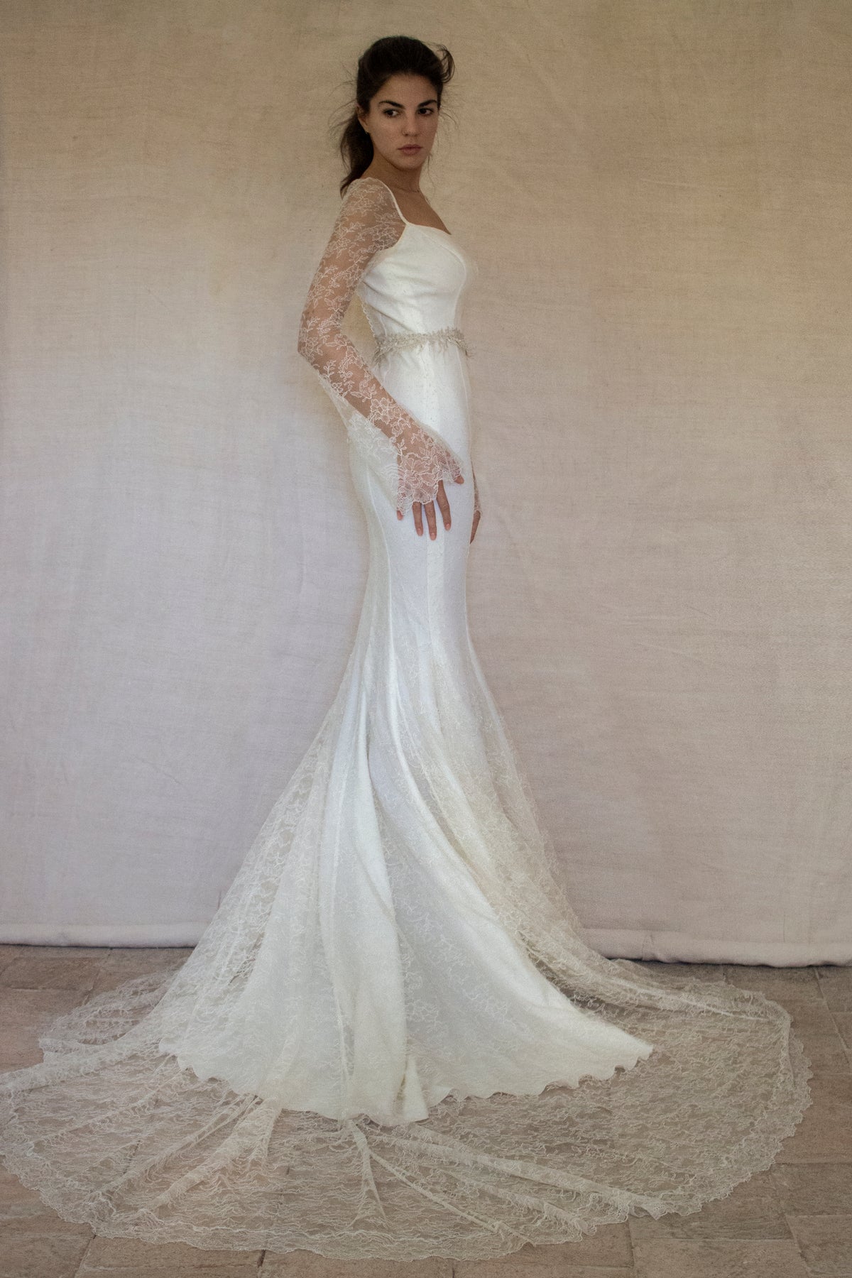 Vintage Chantilly Lace Mermaid Wedding Dress | Full Train Gown - 379