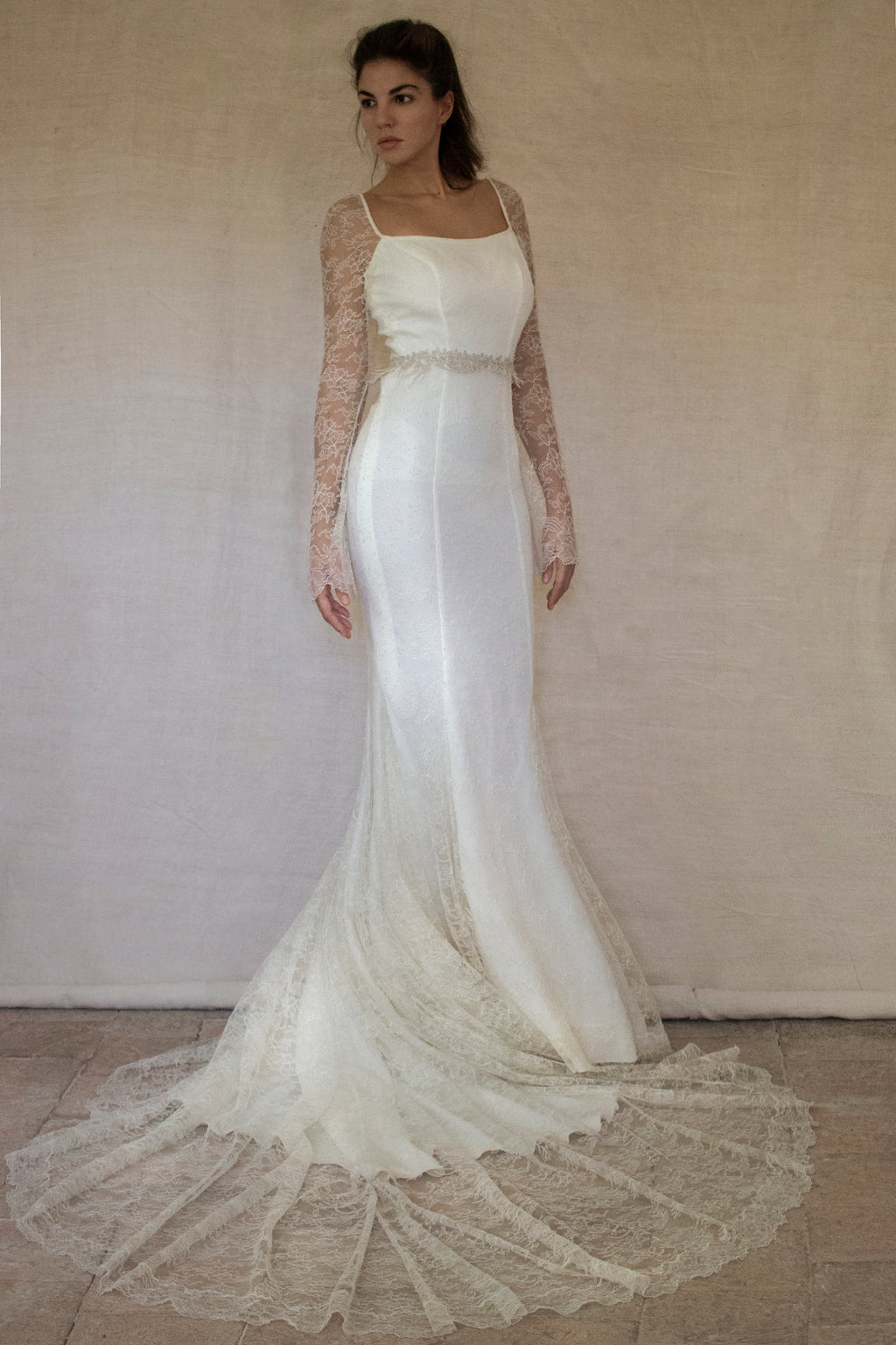 Vintage Chantilly Lace Mermaid Wedding Dress | Full Train Gown - 379