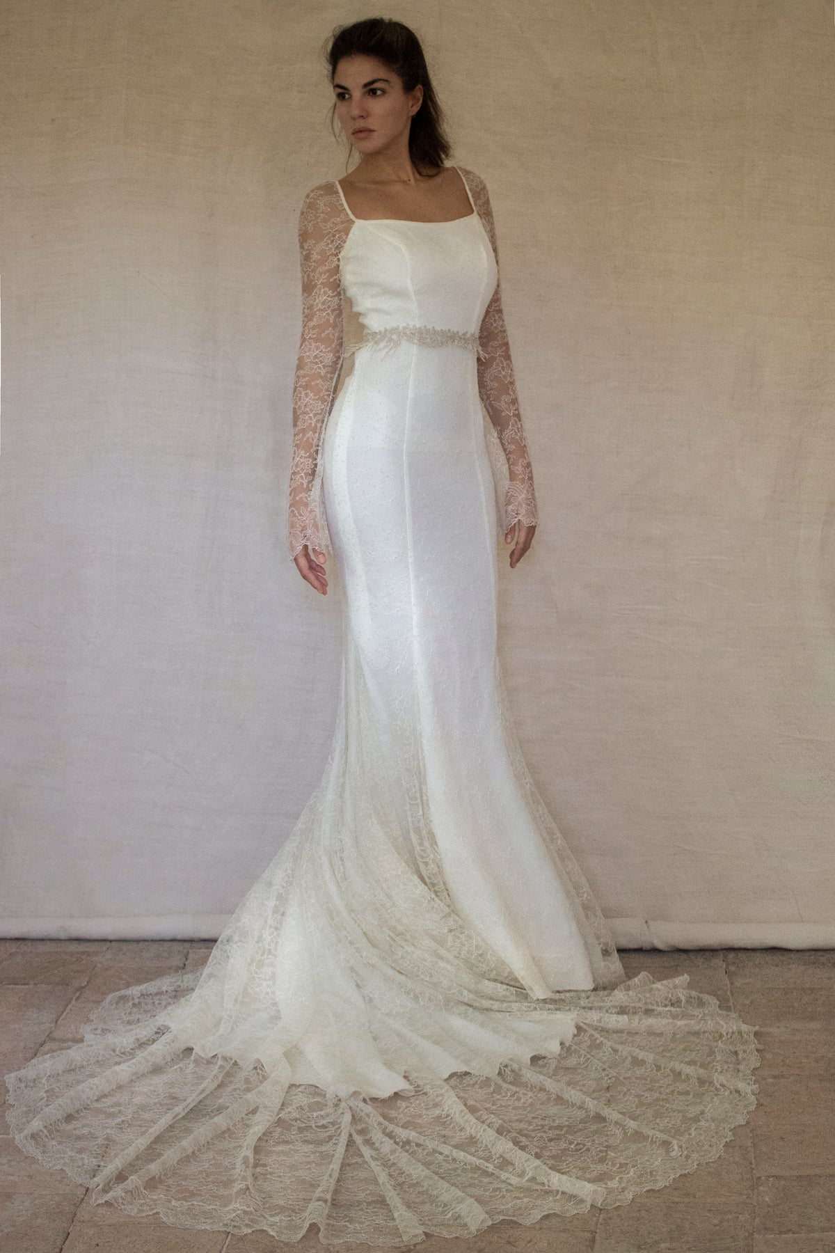 Vintage Chantilly Lace Mermaid Wedding Dress | Full Train Gown - 379