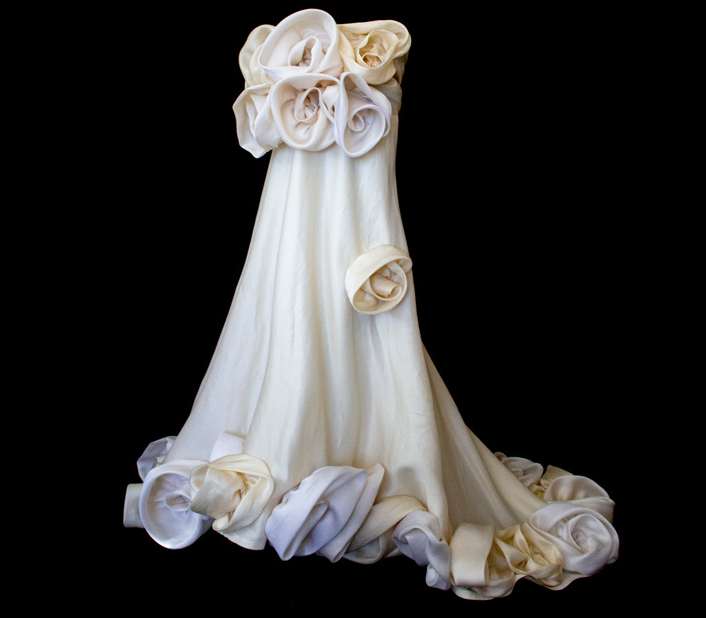 318 - COUTURE SILK ORGANZA BRIDAL GOWN: HANDMADE 3D MAXI FLOWERS & VINTAGE FLORAL TRAIN - Vague atelier