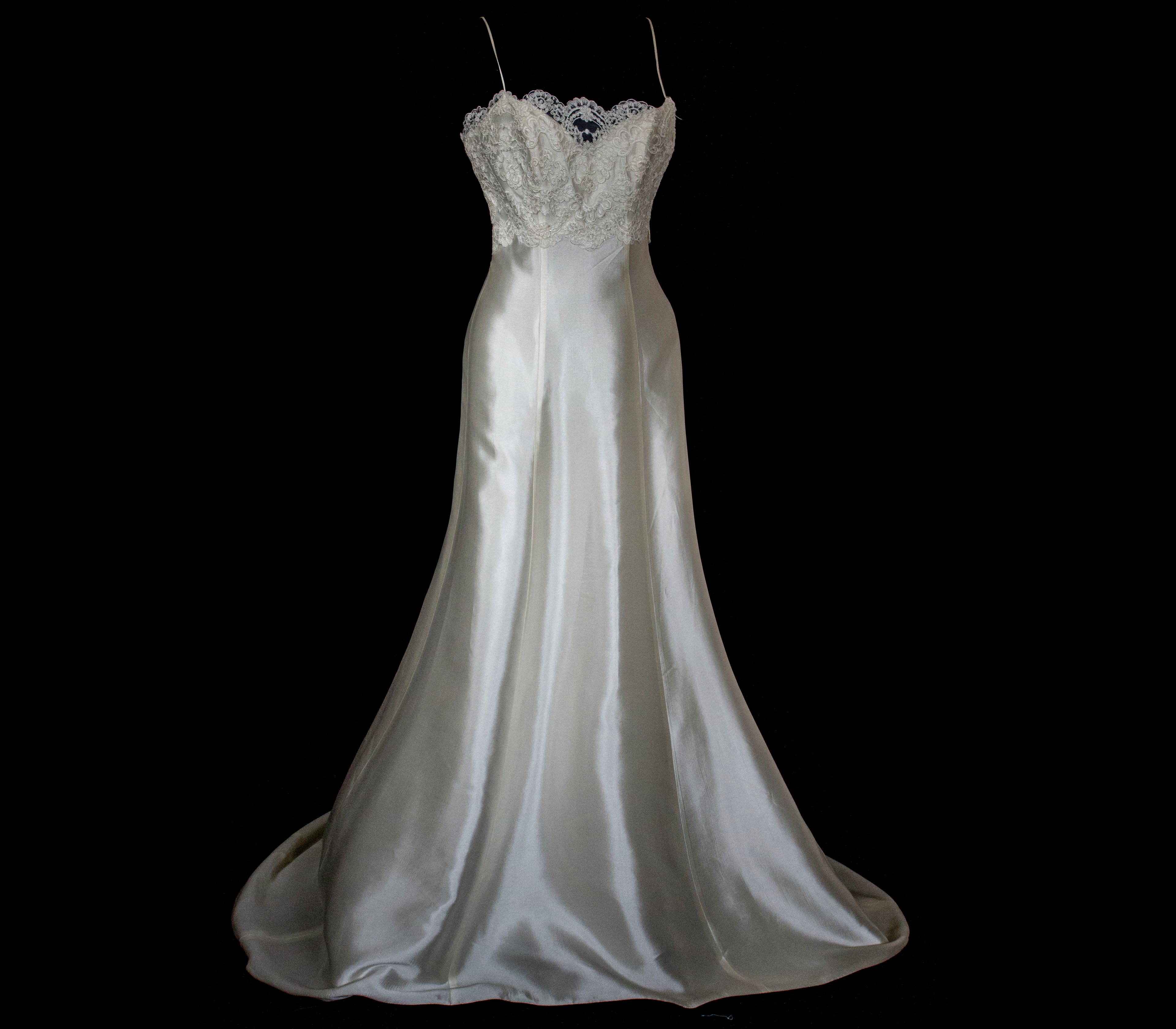 329 - TIMELESS VINTAGE BRIDAL A-LINE GOWN: LACE BODICE & SATIN TRAPEZE SKIRT WITH BUTTONS