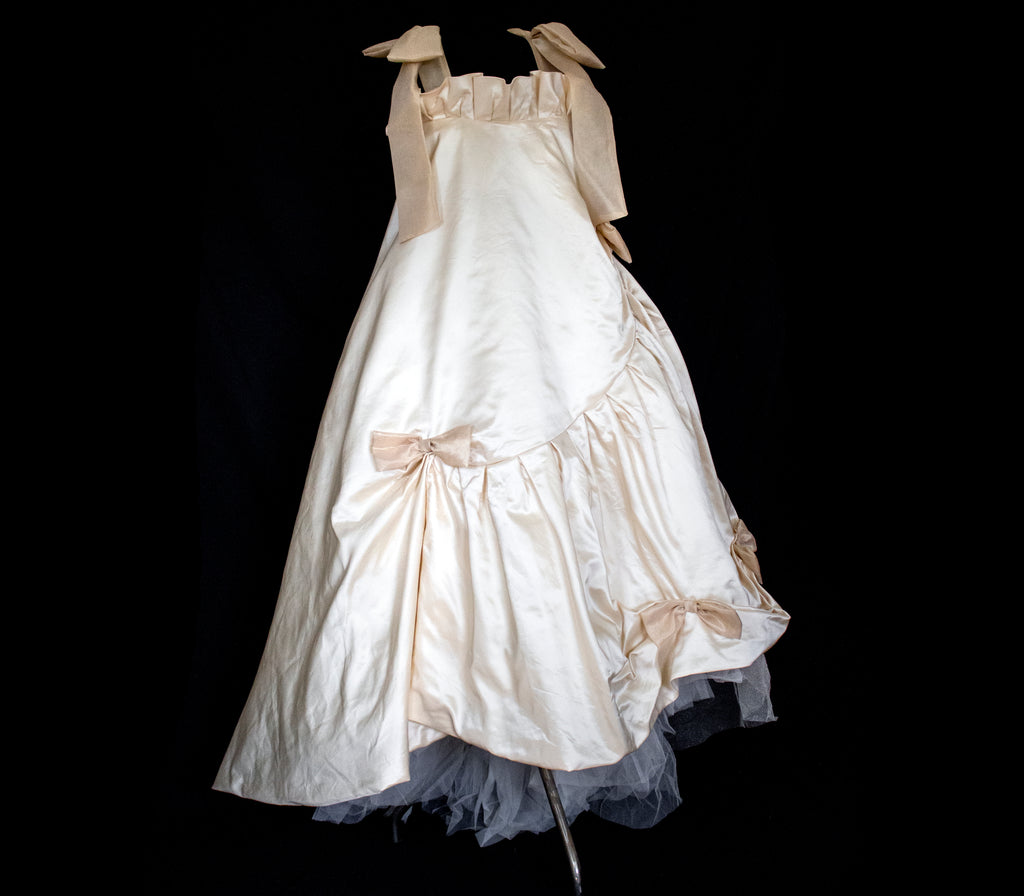 354 - UNIQUE SILK TAFFETA TRAPEZE WEDDING DRESS: CREAM & CARAMEL GOWN WITH MAXI ORGANZA BOWS, OPEN BACK & RUFFLES - Vague atelier