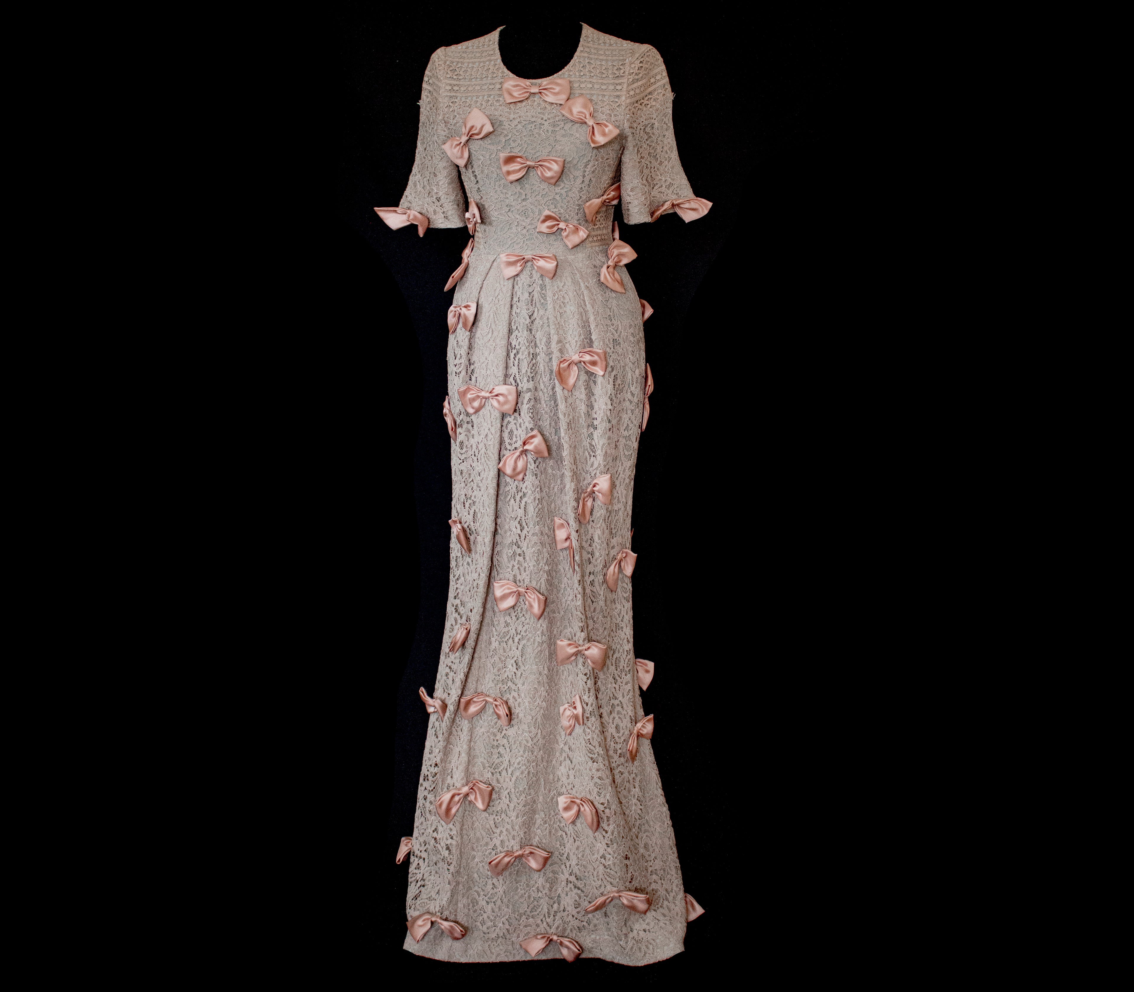 330 - DUSTY PINK VINTAGE BRIDAL LACE GOWN: COQUETTE SATIN BOWS & ROMANTIC HALF SLEEVES