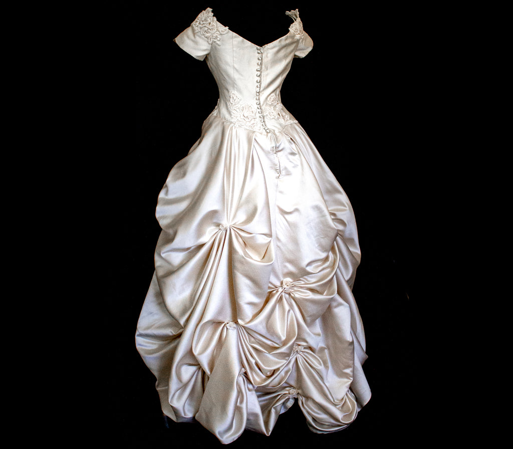 355 - VINTAGE 90s SILK COLUMN WEDDING DRESS: CREAM GOWN WITH GOLD SATIN DRAPED TRAIN & EMBROIDERED ROSES - Vague atelier