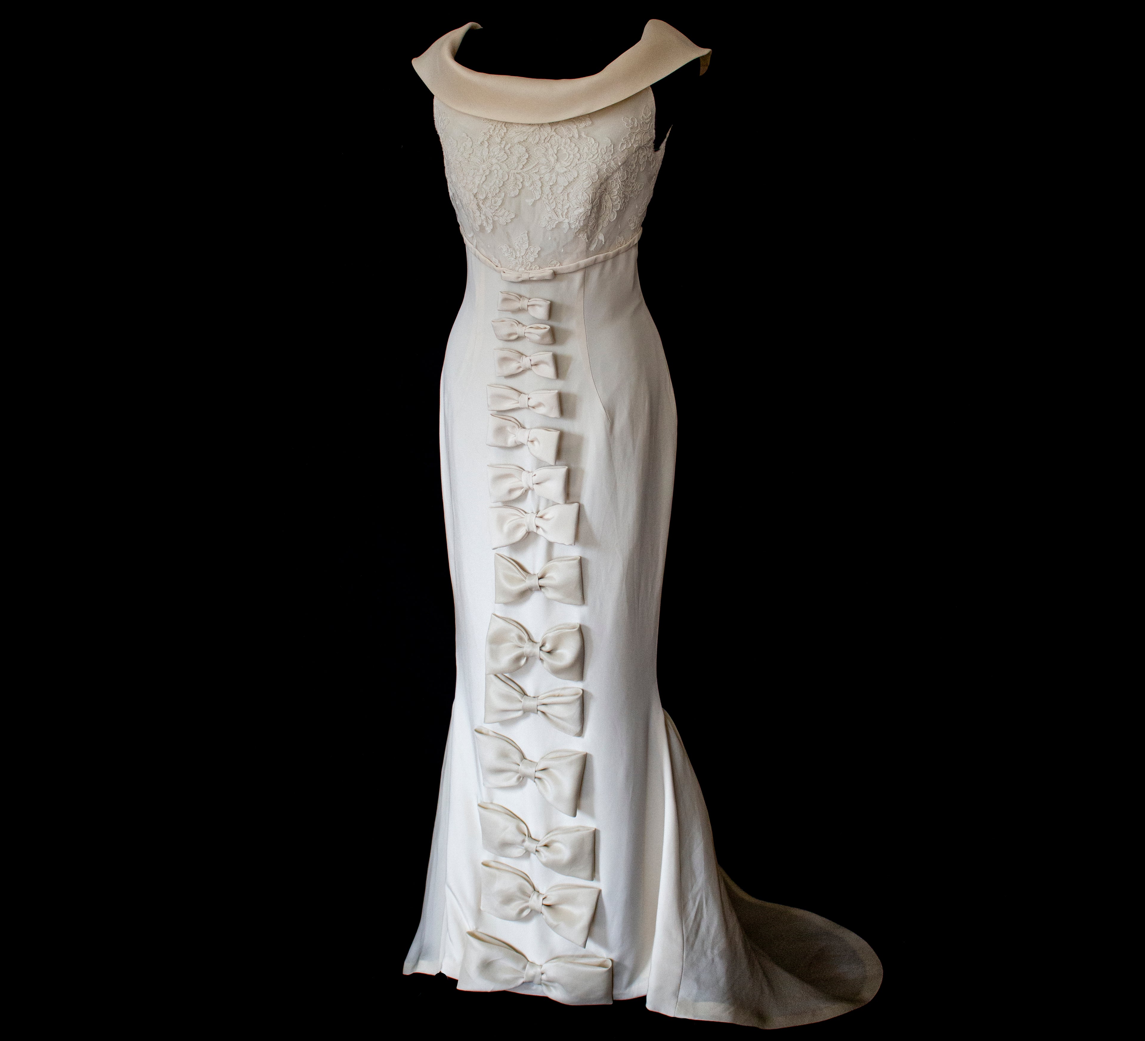 273 - CHIC VINTAGE PURE SILK BRIDAL MERMAID GOWN: LACE BODICE & VERTICAL MAXI BOWS