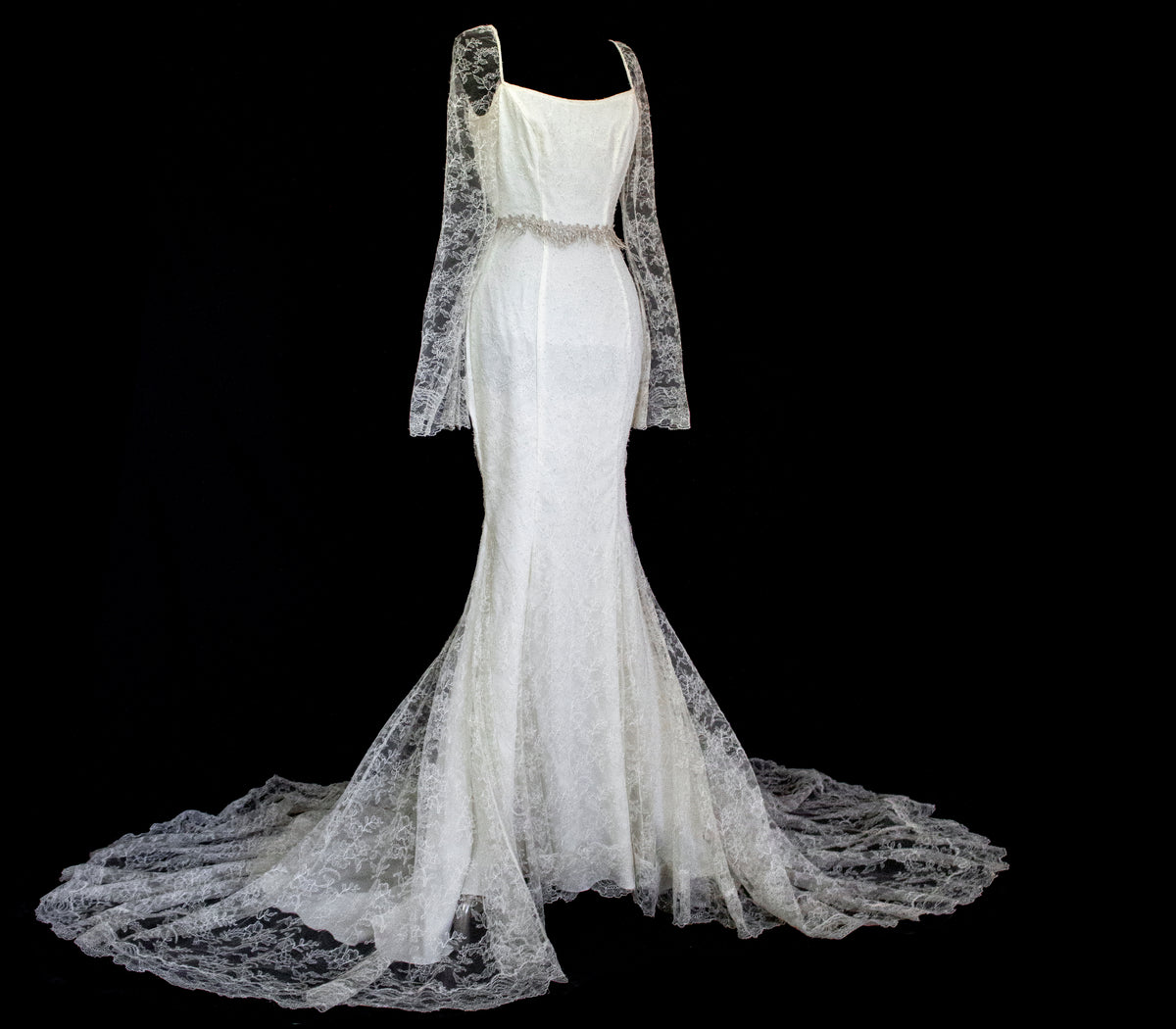 Vintage Chantilly Lace Mermaid Wedding Dress | Full Train Gown - 379