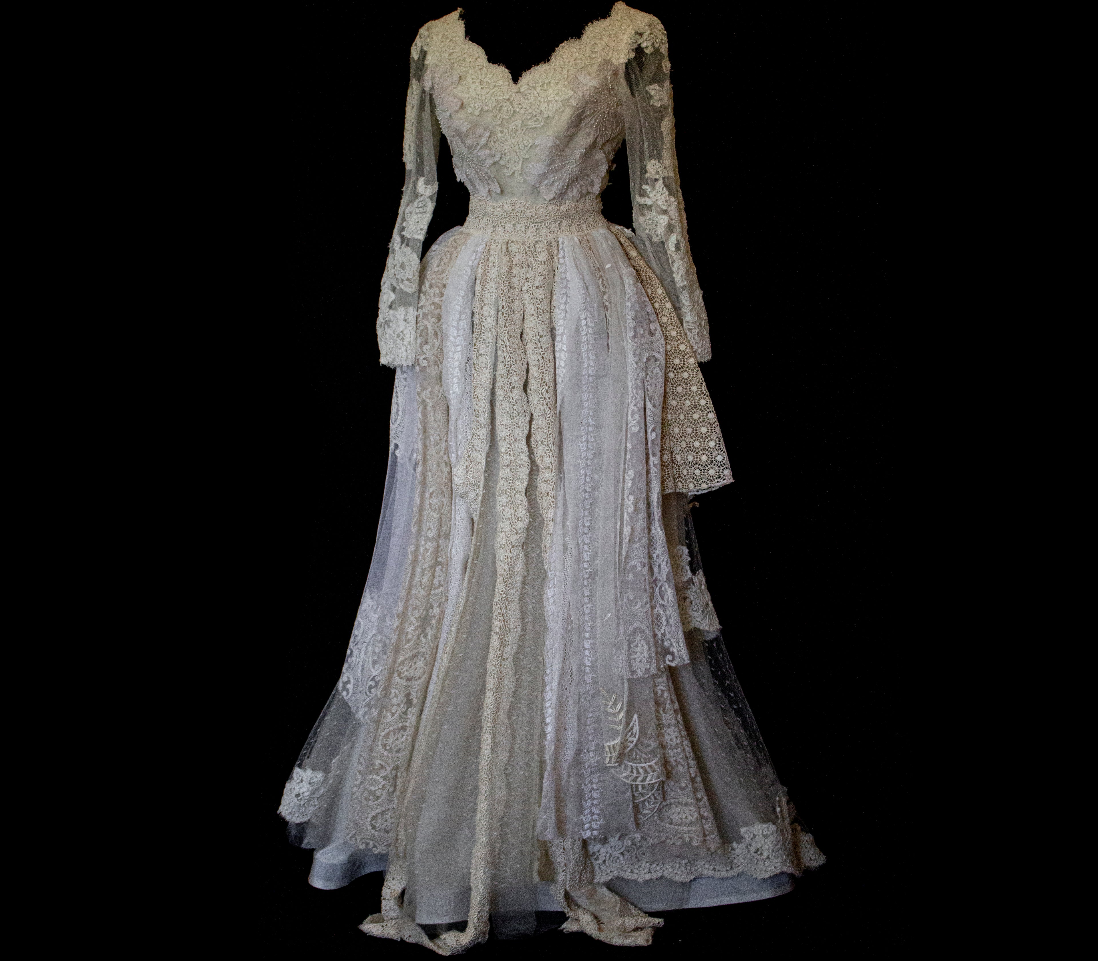 356 - VINTAGE 90s UPCYCLED LACE WEDDING DRESS: IVORY GOWN WITH POLKA DOT TULLE & ANTIQUE MACRAME DETAILS - Vague atelier