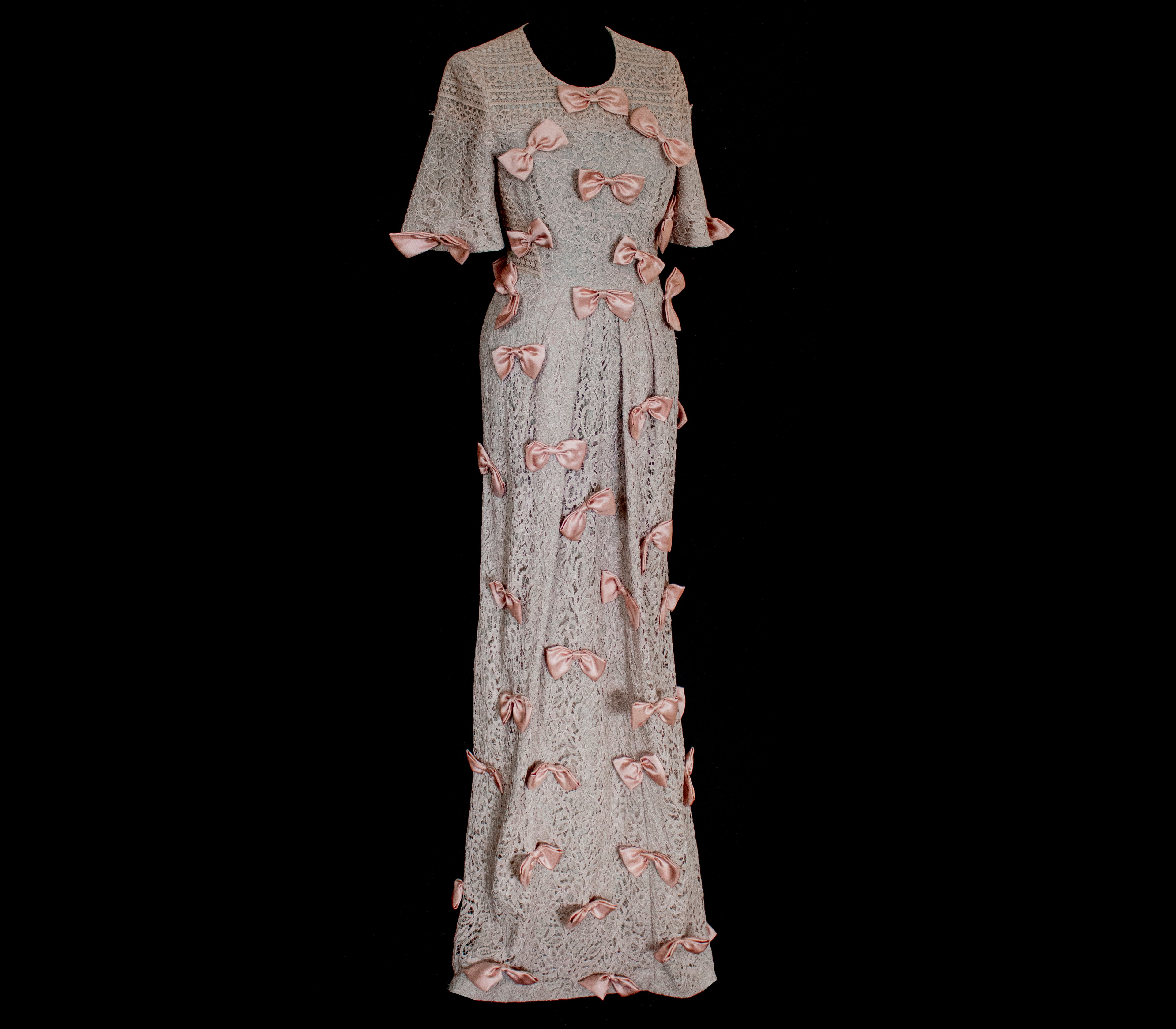 330 - DUSTY PINK VINTAGE BRIDAL LACE GOWN: COQUETTE SATIN BOWS & ROMANTIC HALF SLEEVES