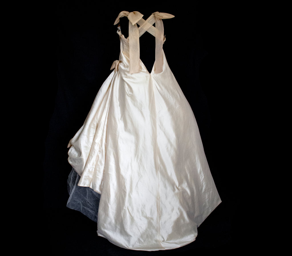 354 - UNIQUE SILK TAFFETA TRAPEZE WEDDING DRESS: CREAM & CARAMEL GOWN WITH MAXI ORGANZA BOWS, OPEN BACK & RUFFLES - Vague atelier