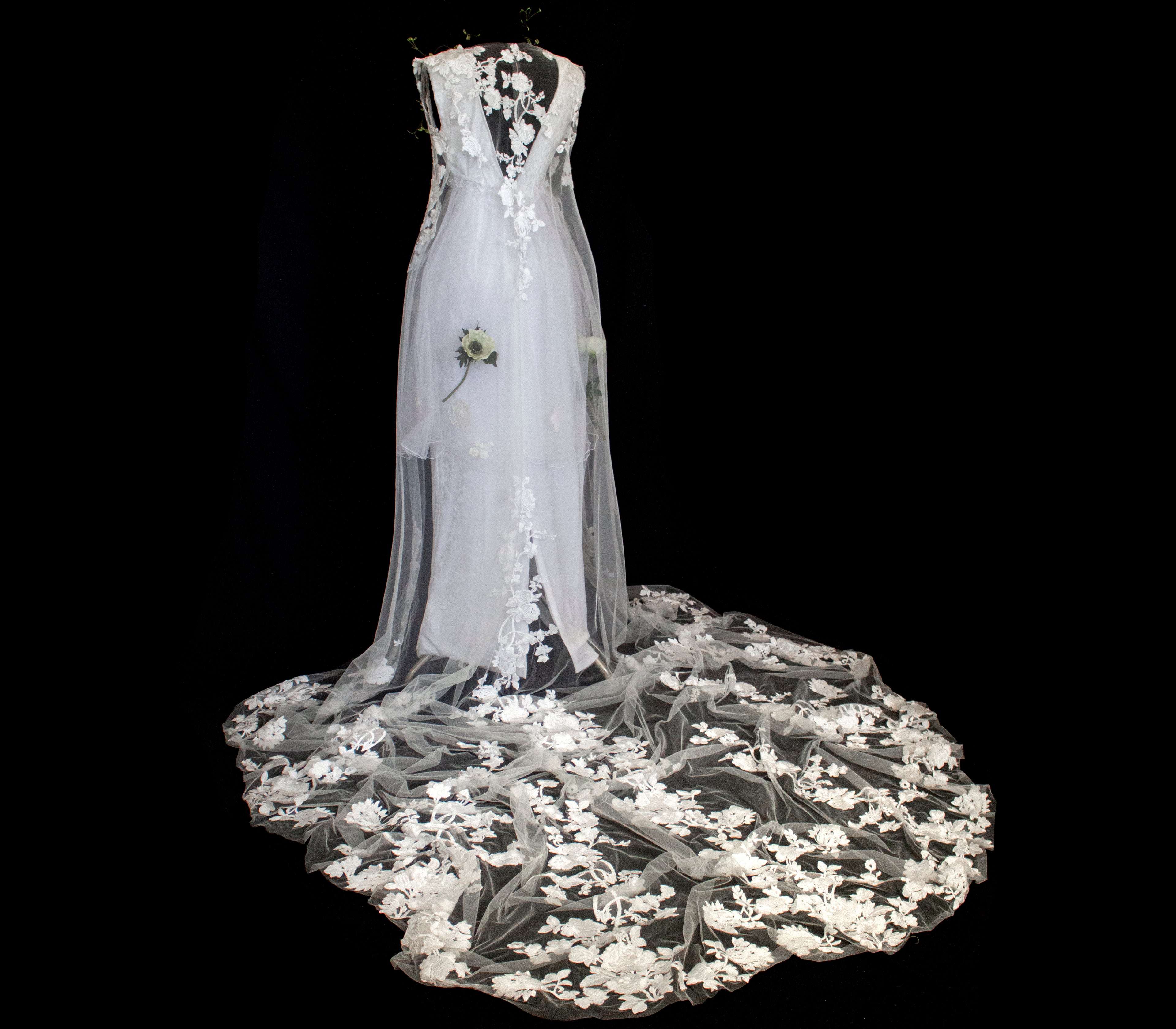 350 - UNIQUE VINTAGE UPCYCLED WEDDING DRESS: PEARL GREY VELVET SHEATH WITH TUTU & MAXI EMBROIDERED BRIDAL CAPE, SPRING BOHO STYLE - Vague atelier