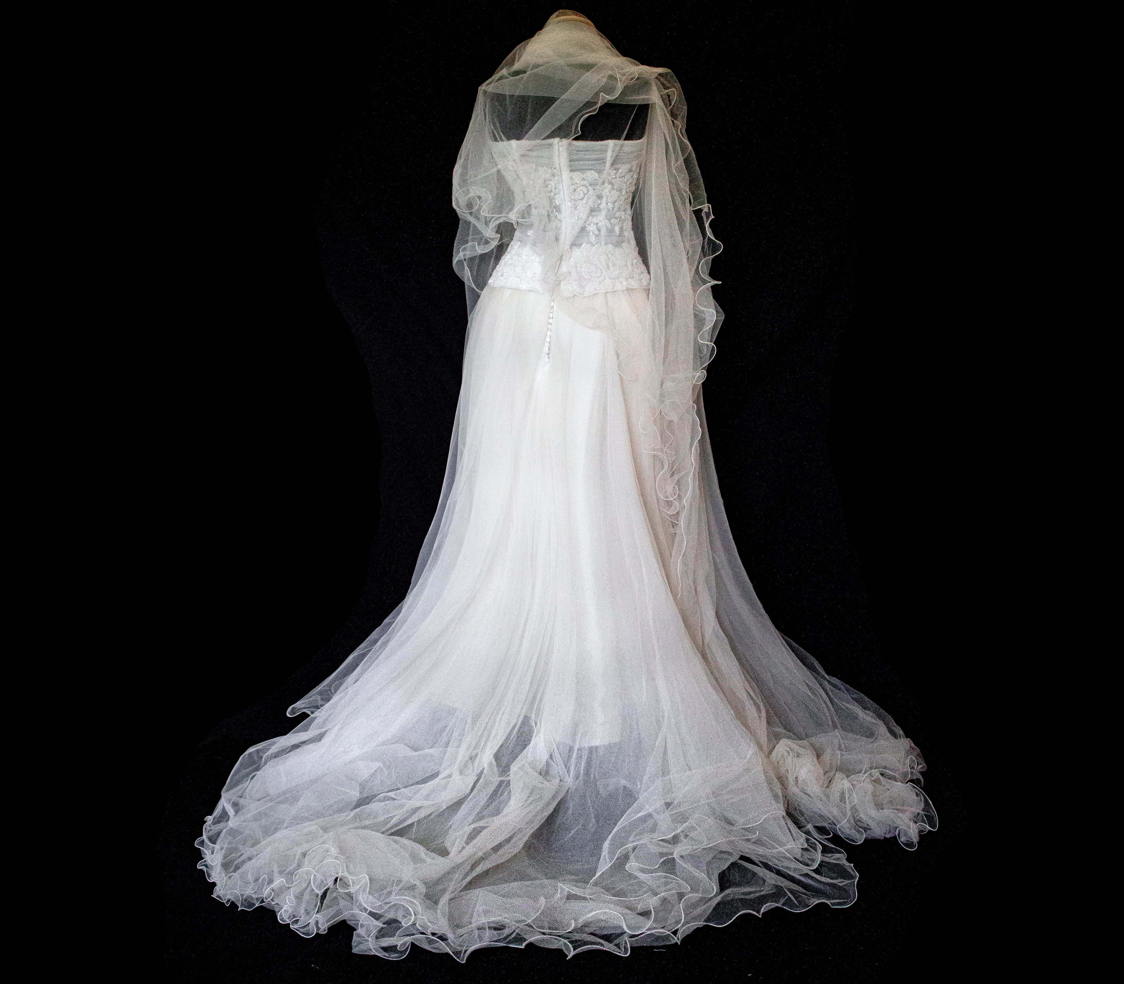 361 - VINTAGE PRINCESS WEDDING DRESS: ECRU SILK TULLE GOWN WITH EMBROIDERED STRAPLESS BODICE