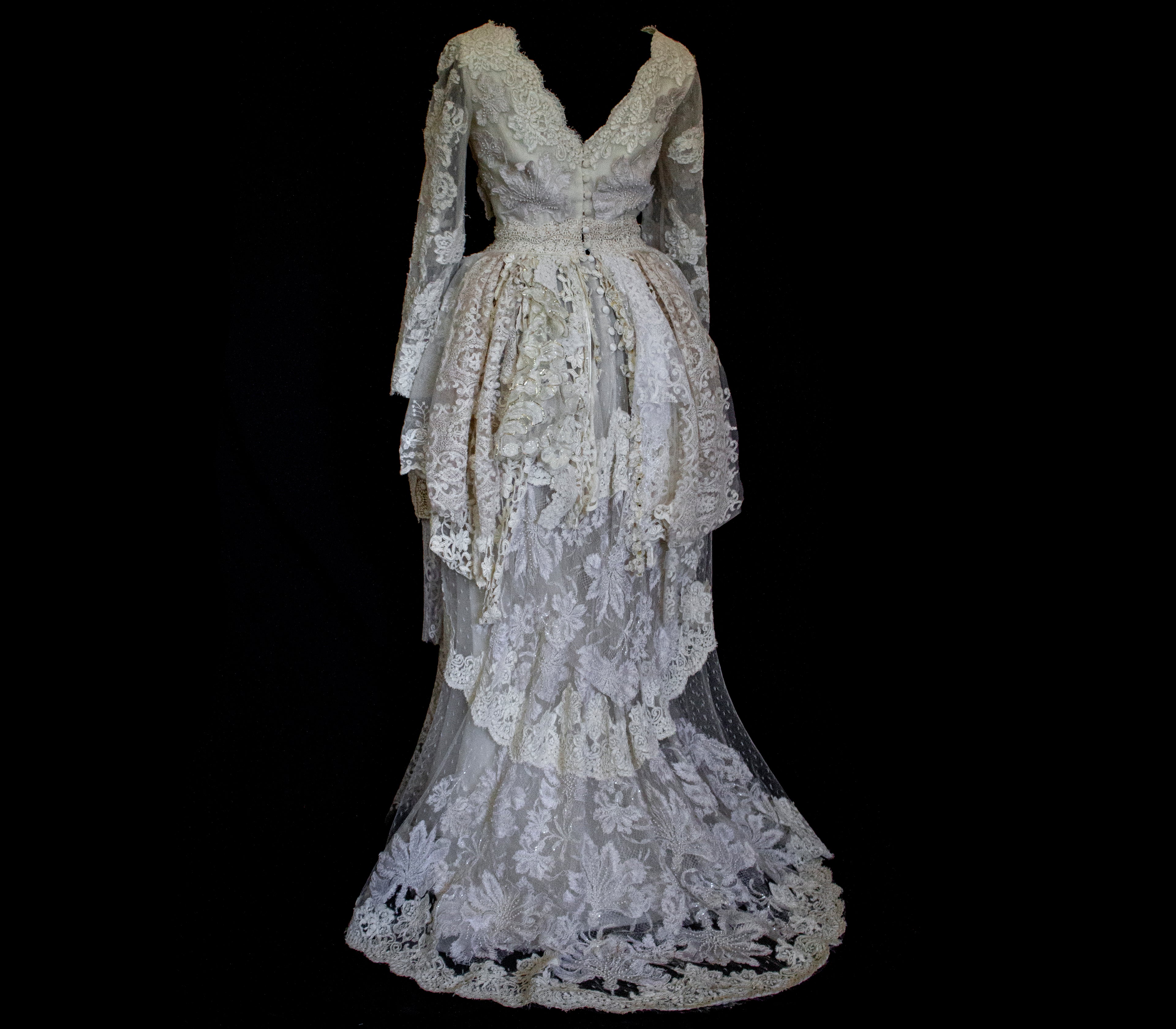356 - VINTAGE 90s UPCYCLED LACE WEDDING DRESS: IVORY GOWN WITH POLKA DOT TULLE & ANTIQUE MACRAME DETAILS - Vague atelier