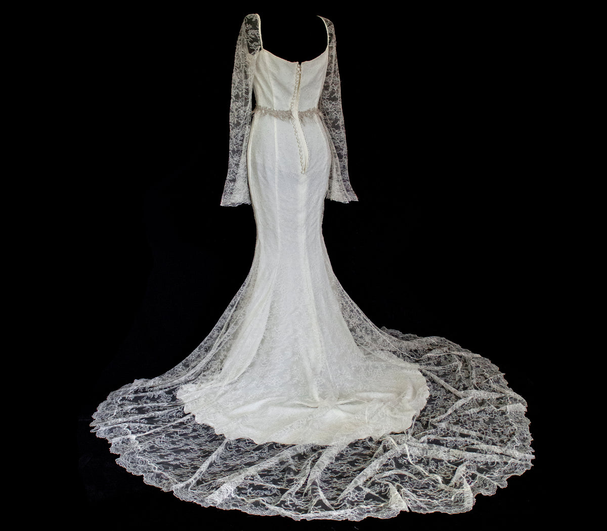 Vintage Chantilly Lace Mermaid Wedding Dress | Full Train Gown - 379