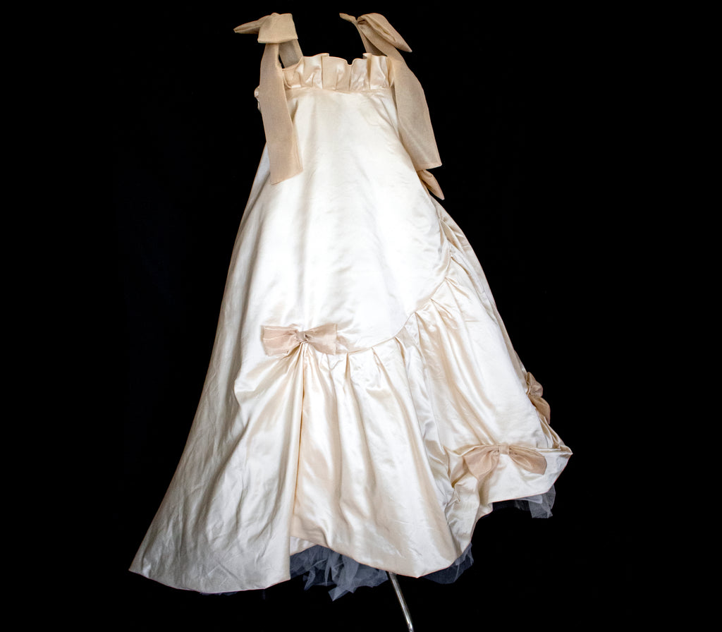 354 - UNIQUE SILK TAFFETA TRAPEZE WEDDING DRESS: CREAM & CARAMEL GOWN WITH MAXI ORGANZA BOWS, OPEN BACK & RUFFLES - Vague atelier