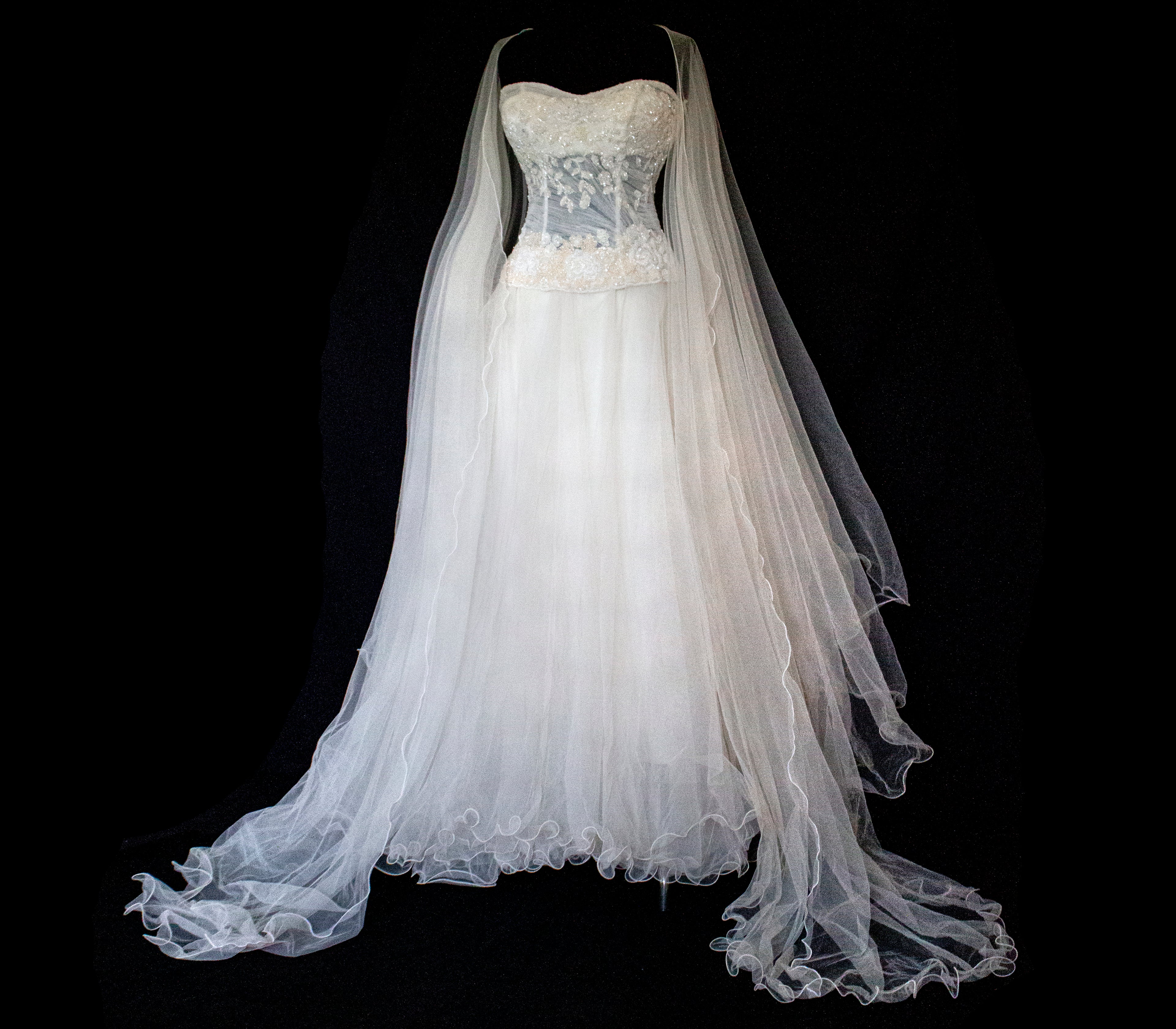 361 - VINTAGE PRINCESS WEDDING DRESS: ECRU SILK TULLE GOWN WITH EMBROIDERED STRAPLESS BODICE