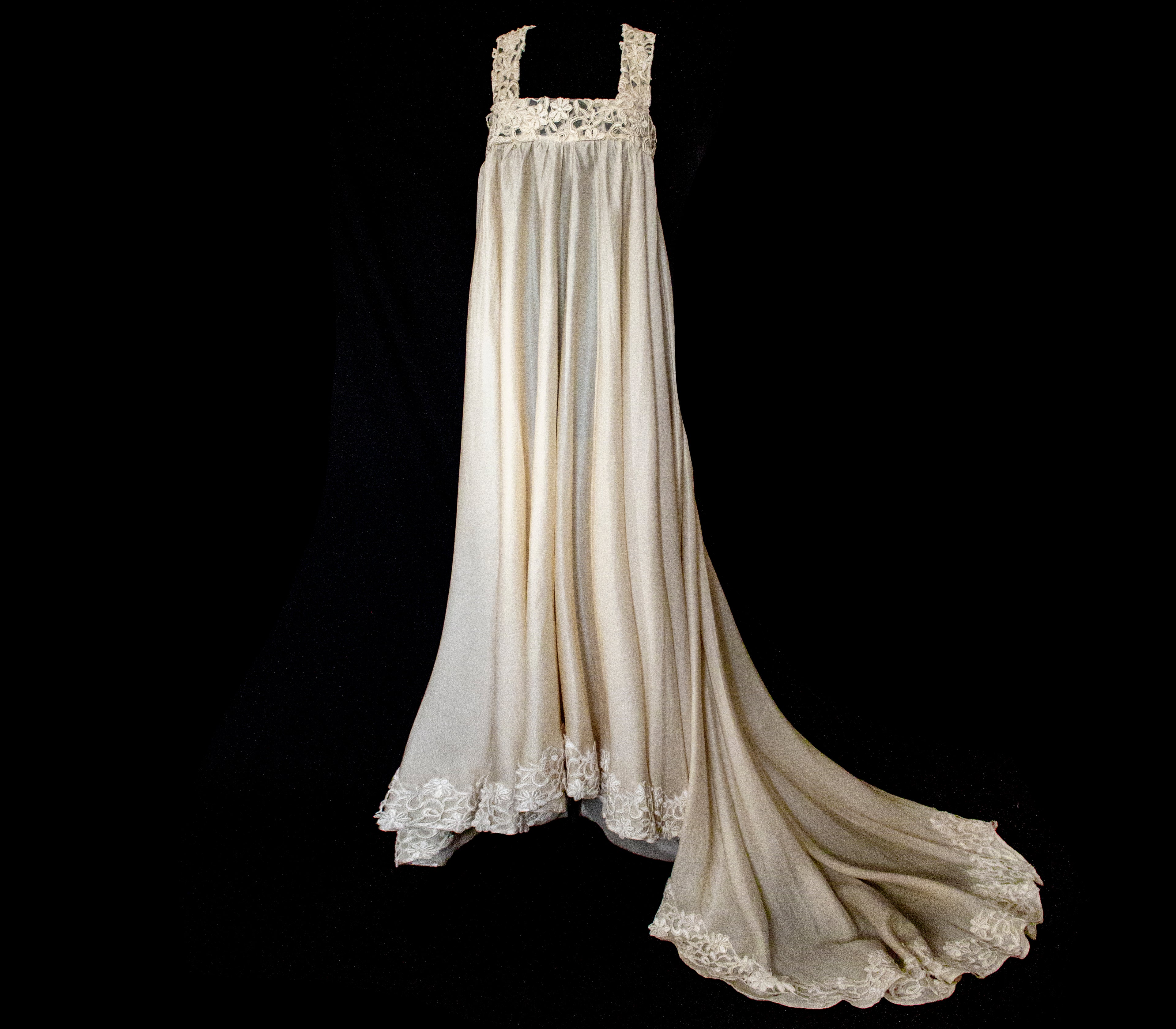 325 - ETHEREAL BOHO VINTAGE SILK ORGANZA GOWN: FLOWY 90S MINIMALIST A-LINE WITH LACE BACK - Vague atelier