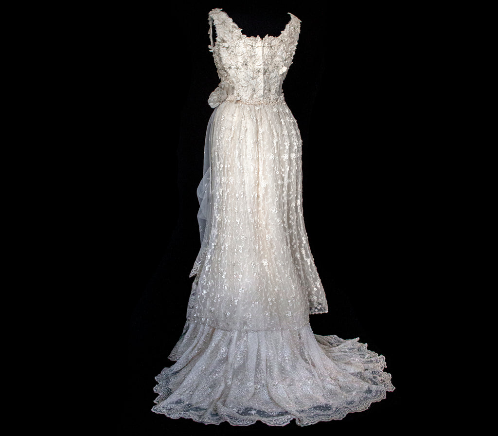343 - UNIQUE UPCYCLED LACE WEDDING DRESS: VINTAGE BOHO BRIDAL GOWN, 50S 70S SILK EMBROIDERY, GOLD & SILVER LUXURY SUSTAINABLE WEDDING DRESS - Vague atelier