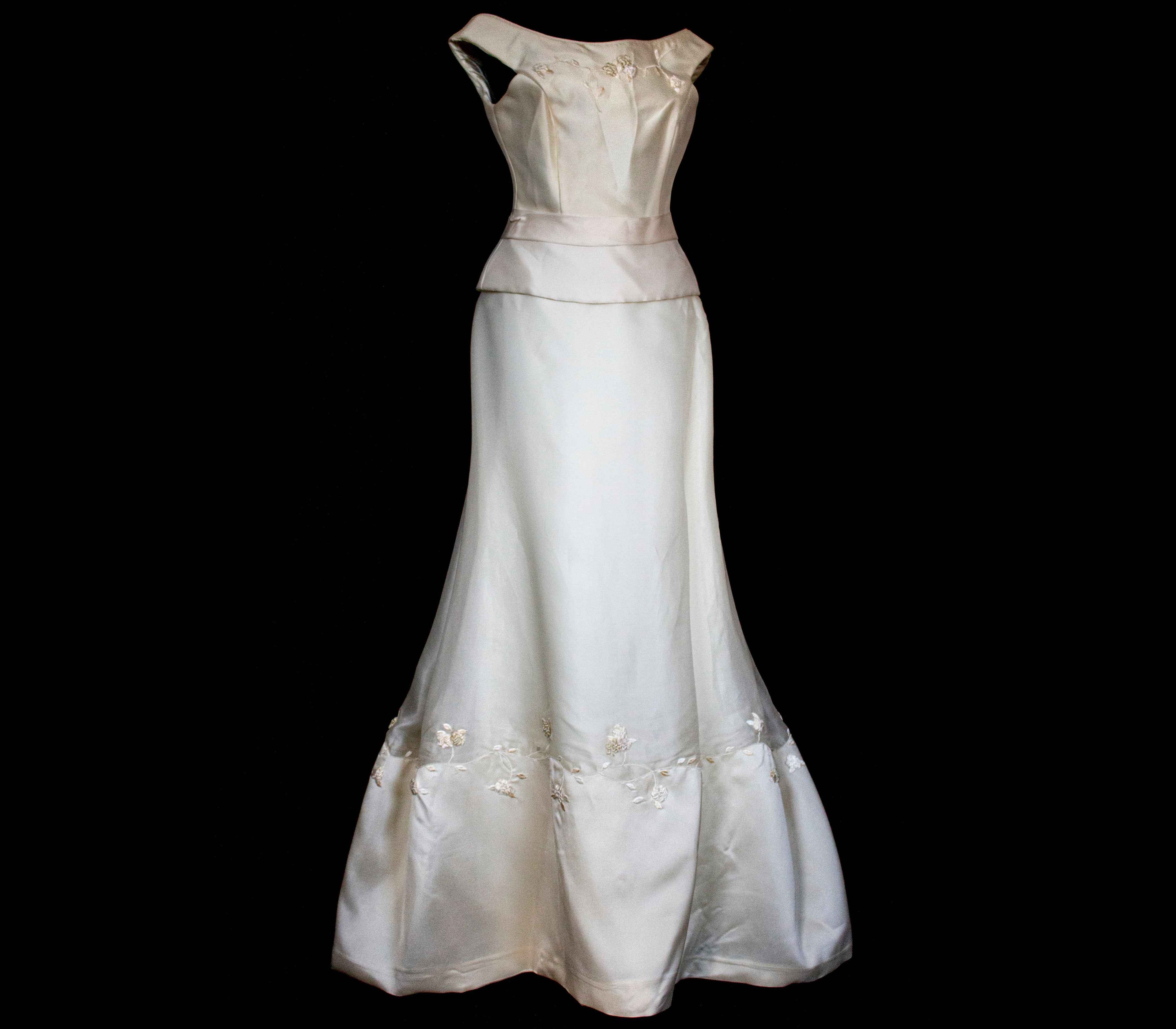 275 - MINIMALIST ELEGANT VINTAGE SILK ORGANZA BRIDAL SET: BATEAU TOP & A-LINE SKIRT WITH BACK BOW