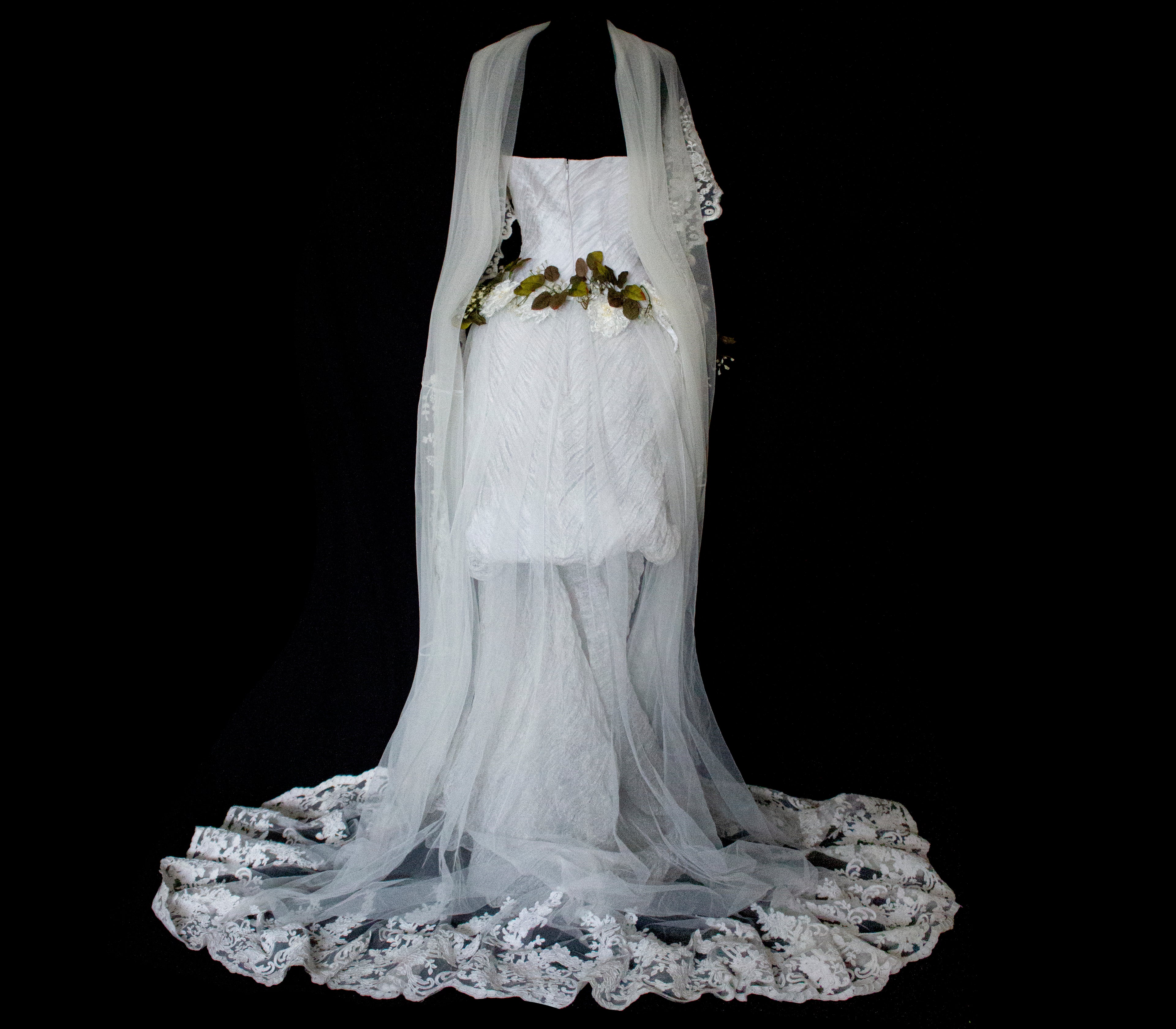 324 - PEARL GREY VINTAGE WEDDING DRESS: A ROMANTIC & UNIQUE BUCOLIC MASTERPIECE - Vague atelier