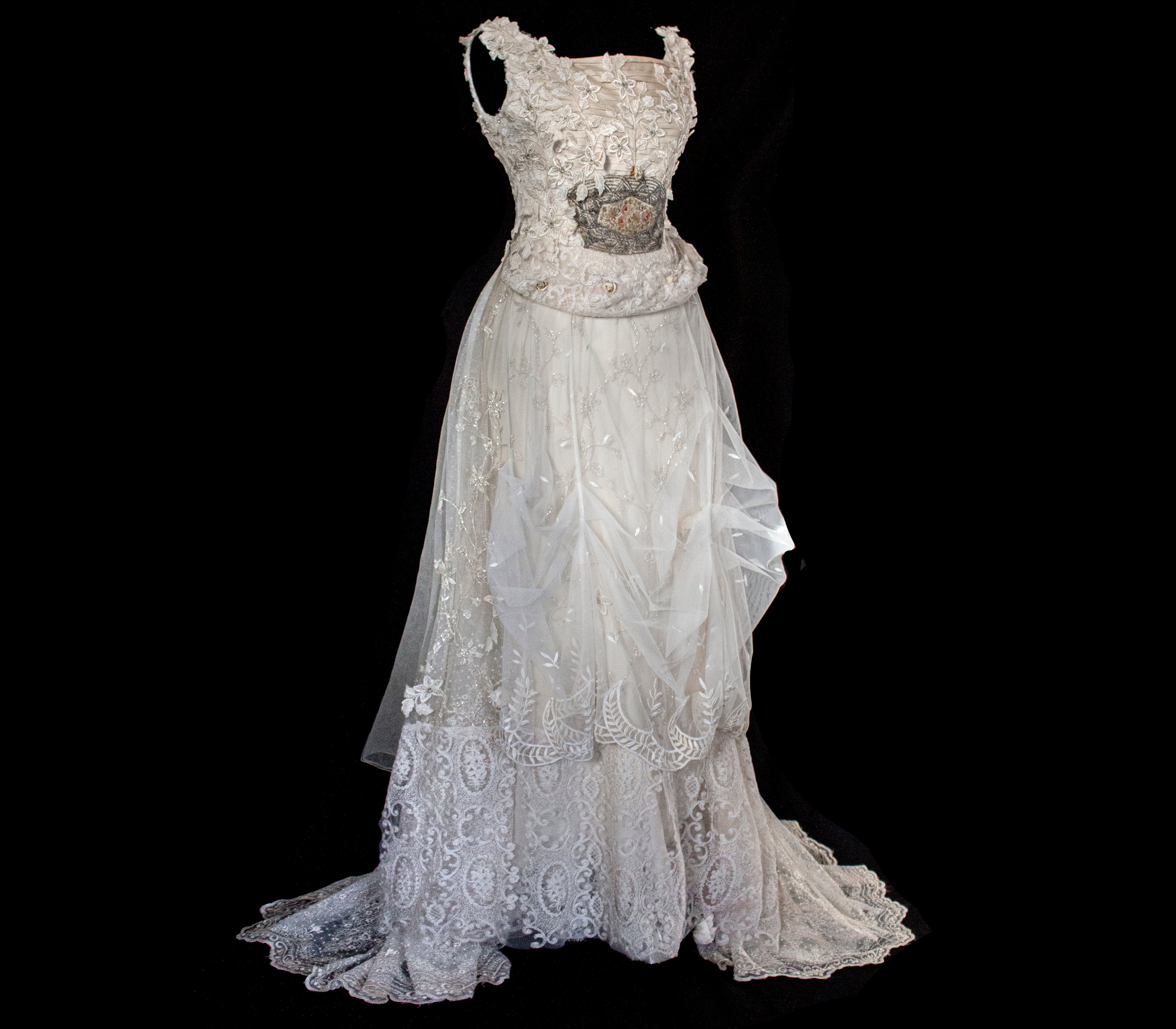 343 - UNIQUE UPCYCLED LACE WEDDING DRESS: VINTAGE BOHO BRIDAL GOWN, 50S 70S SILK EMBROIDERY, GOLD & SILVER LUXURY SUSTAINABLE WEDDING DRESS - Vague atelier