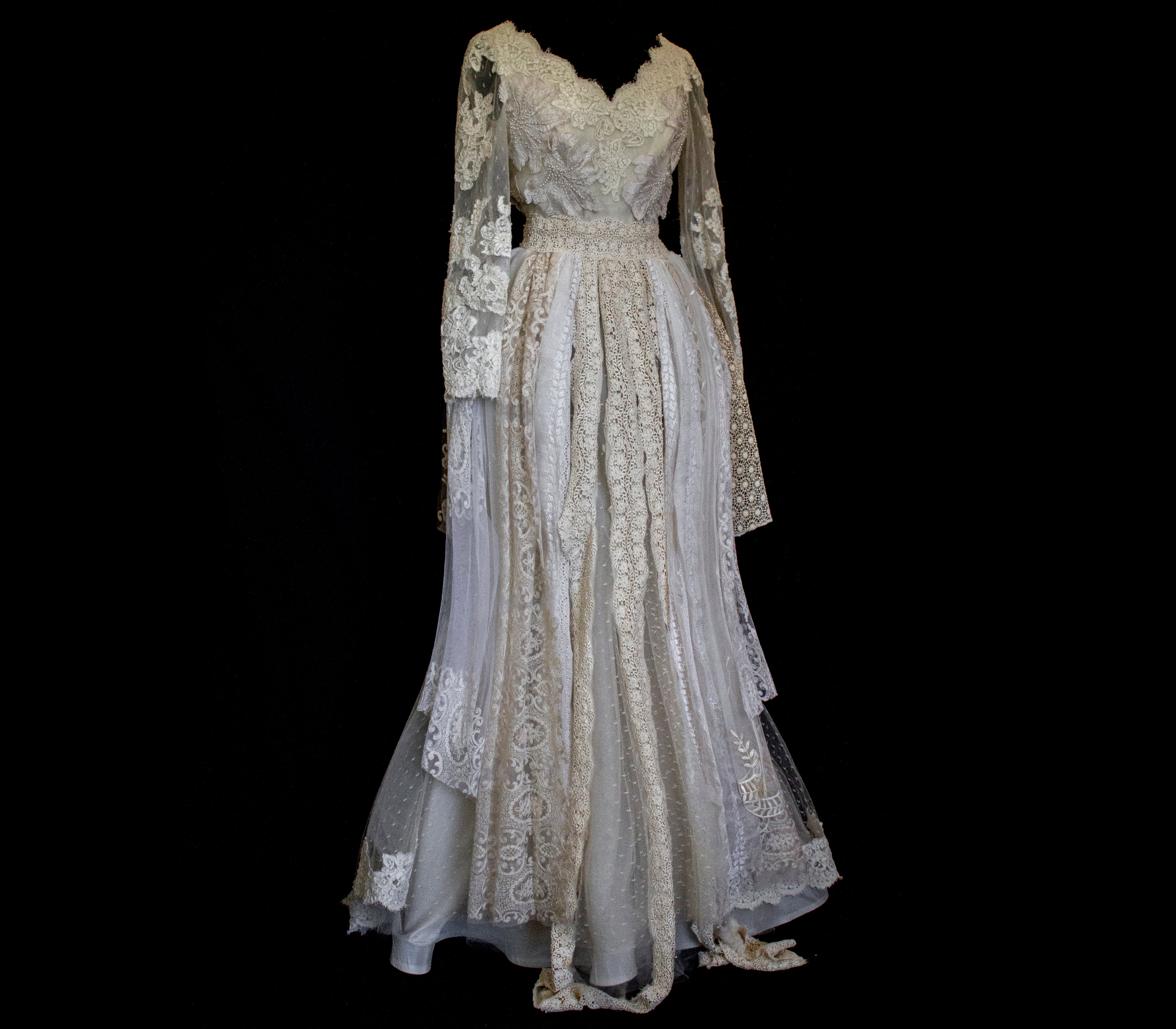 356 - VINTAGE 90s UPCYCLED LACE WEDDING DRESS: IVORY GOWN WITH POLKA DOT TULLE & ANTIQUE MACRAME DETAILS - Vague atelier