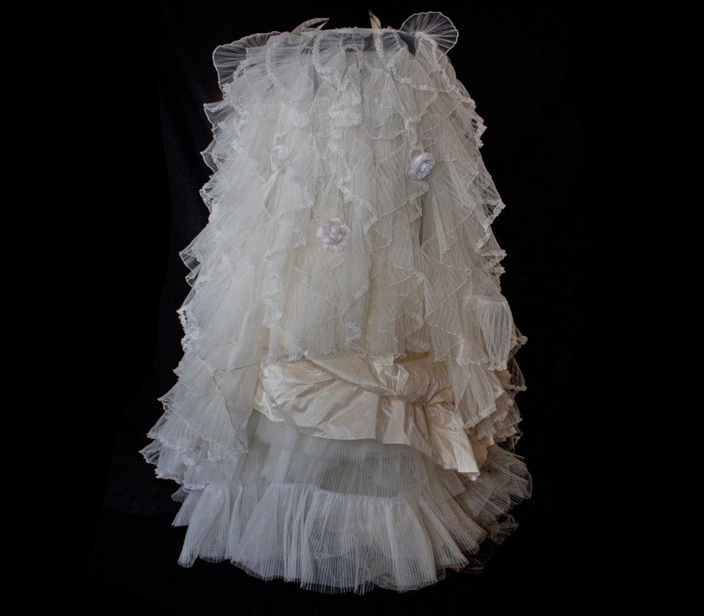 335 - ROMANTIC CREAM SILK TAFFETA VINTAGE WEDDING DRESS: UNIQUE 3-PIECE BALL GOWN WITH RUFFLED CLOUD CAPE - Vague atelier