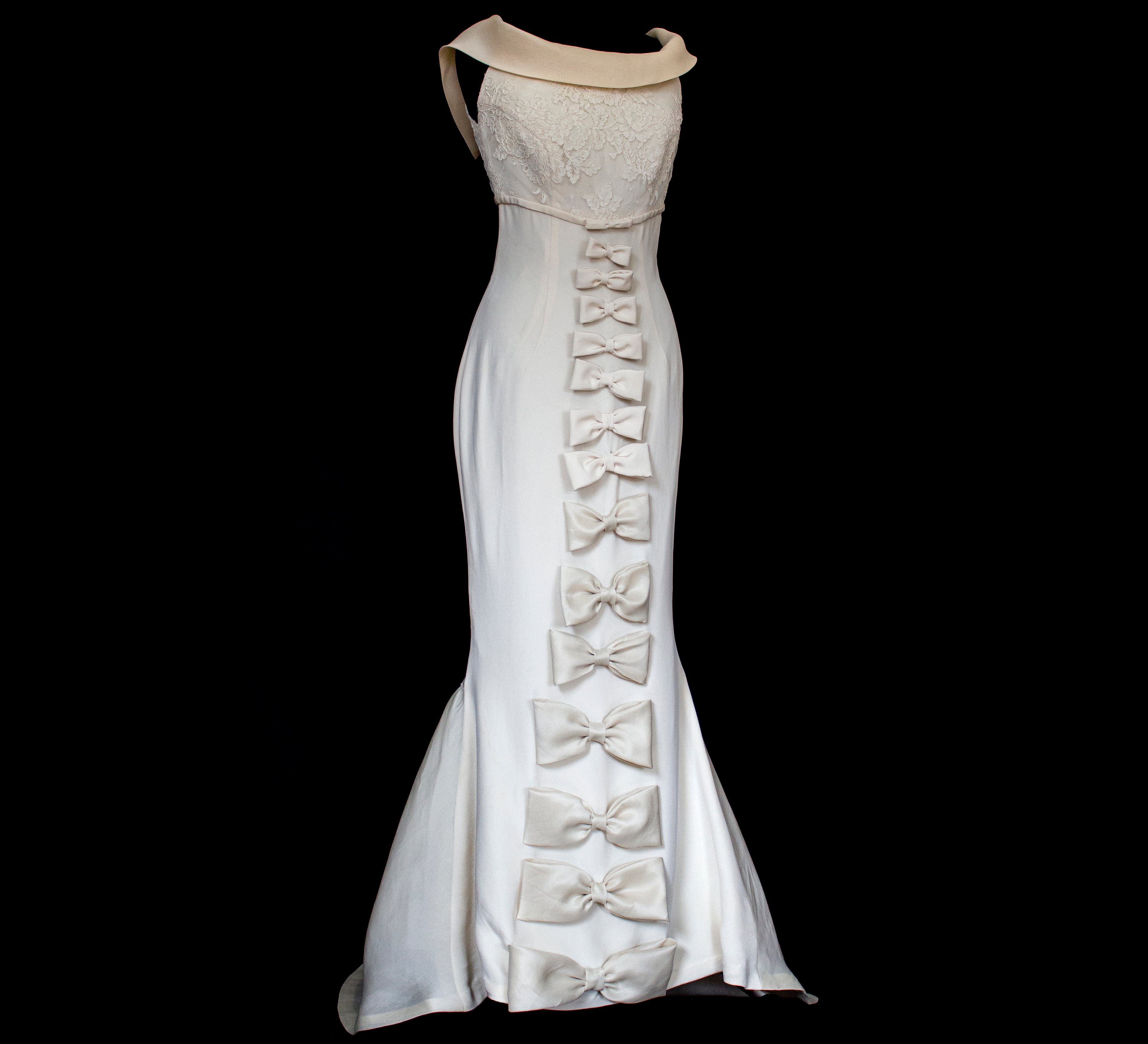 273 - CHIC VINTAGE PURE SILK BRIDAL MERMAID GOWN: LACE BODICE & VERTICAL MAXI BOWS