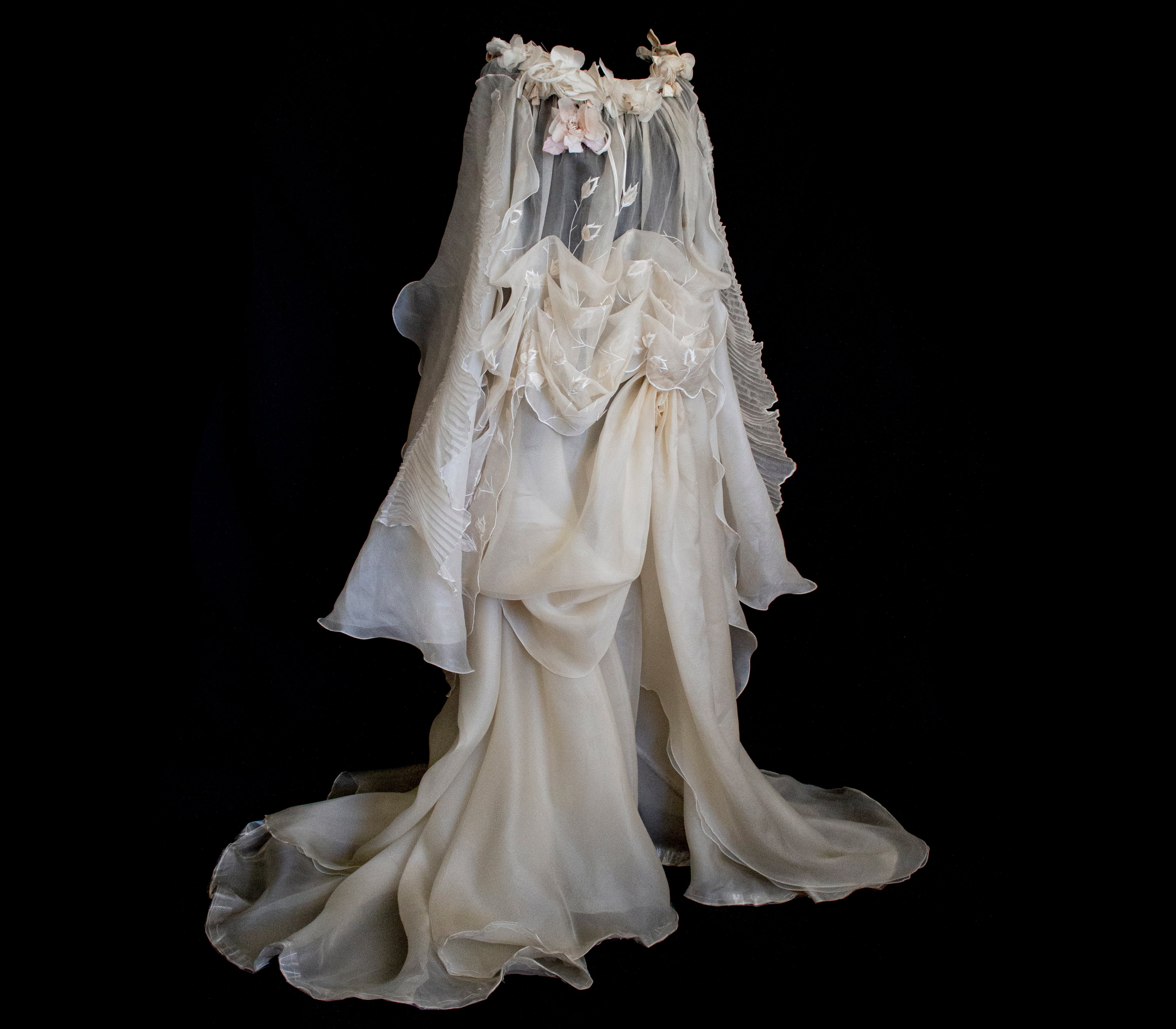 323 - BUCOLIC SILK ORGANDIE WEDDING SET: VINTAGE BUTTERFLY CAPE & DRAPED SKIRT - Vague atelier