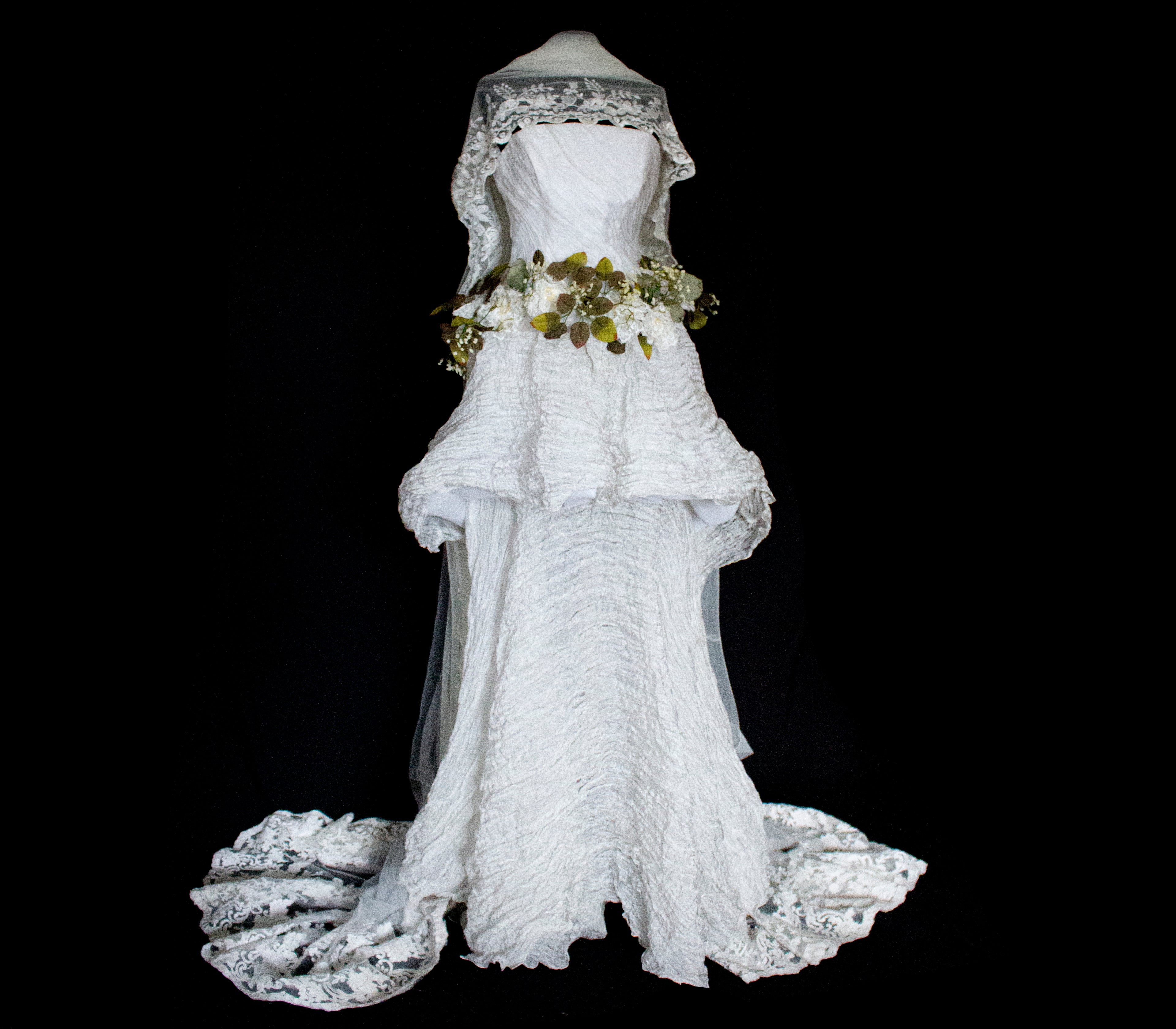 324 - PEARL GREY VINTAGE WEDDING DRESS: A ROMANTIC & UNIQUE BUCOLIC MASTERPIECE - Vague atelier