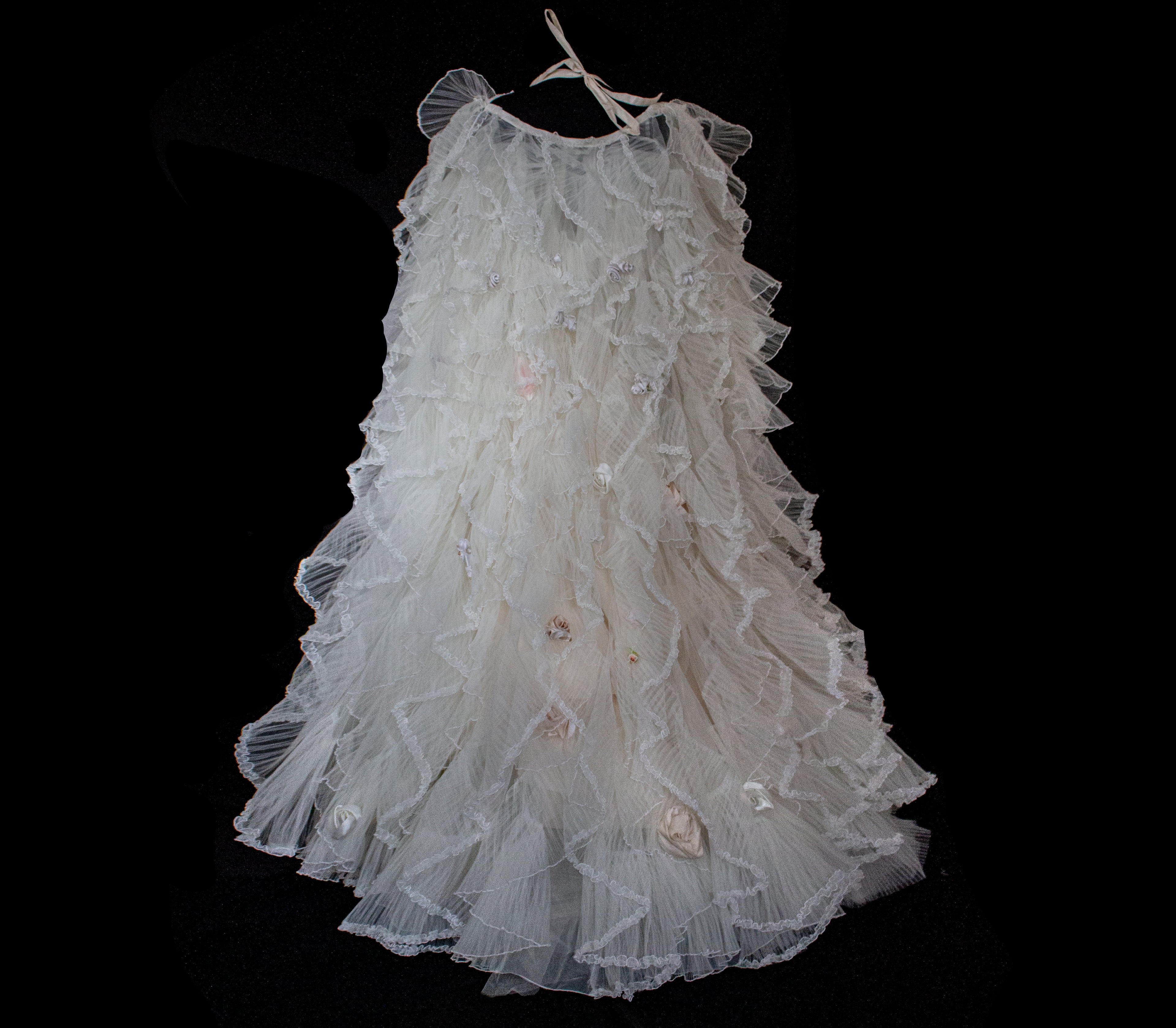 335 - ROMANTIC CREAM SILK TAFFETA VINTAGE WEDDING DRESS: UNIQUE 3-PIECE BALL GOWN WITH RUFFLED CLOUD CAPE - Vague atelier