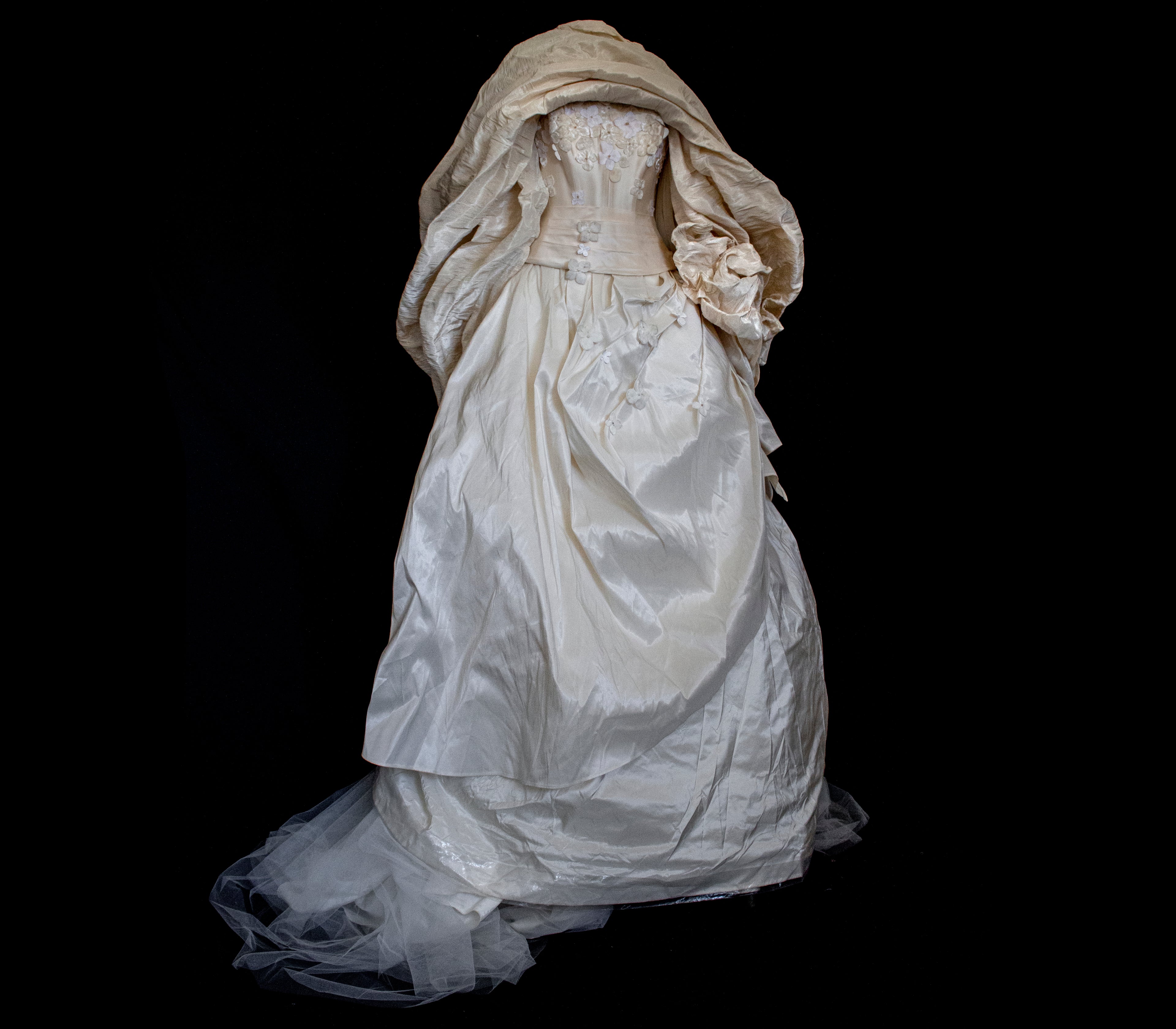 313 - MAXIMALIST BRIDAL SET: "PAPER-EFFECT" SILK TAFFETA SKIRT & 3D VELVET FLOWER CORSET WITH STOLE