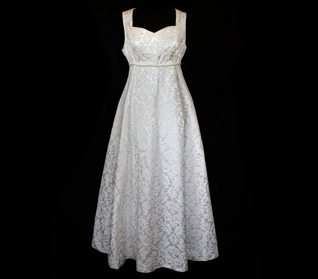 299 - AUTHENTIC 1960S VINTAGE DAMASK BRIDAL DRESS: BON TON ANKLE-LENGTH SHEATH WITH RUFFLED TULLE CAPE - Vague atelier