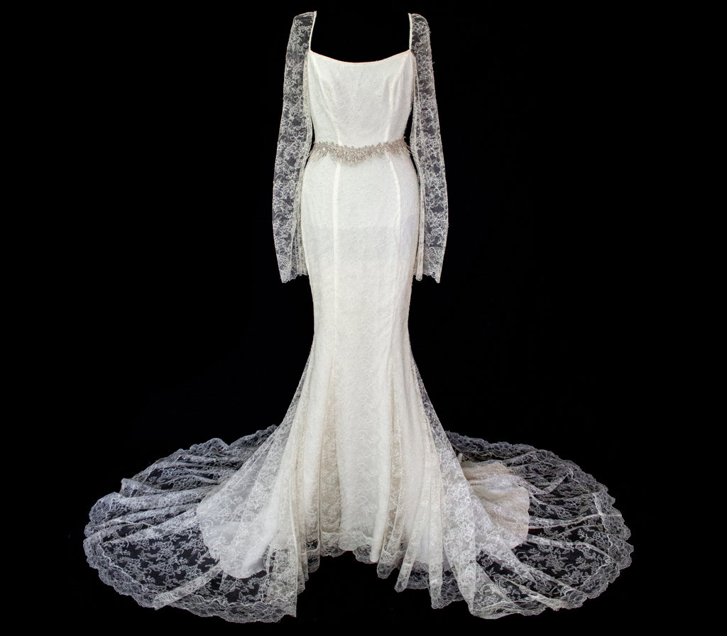 Vintage Chantilly Lace Mermaid Wedding Dress | Full Train Gown - 379