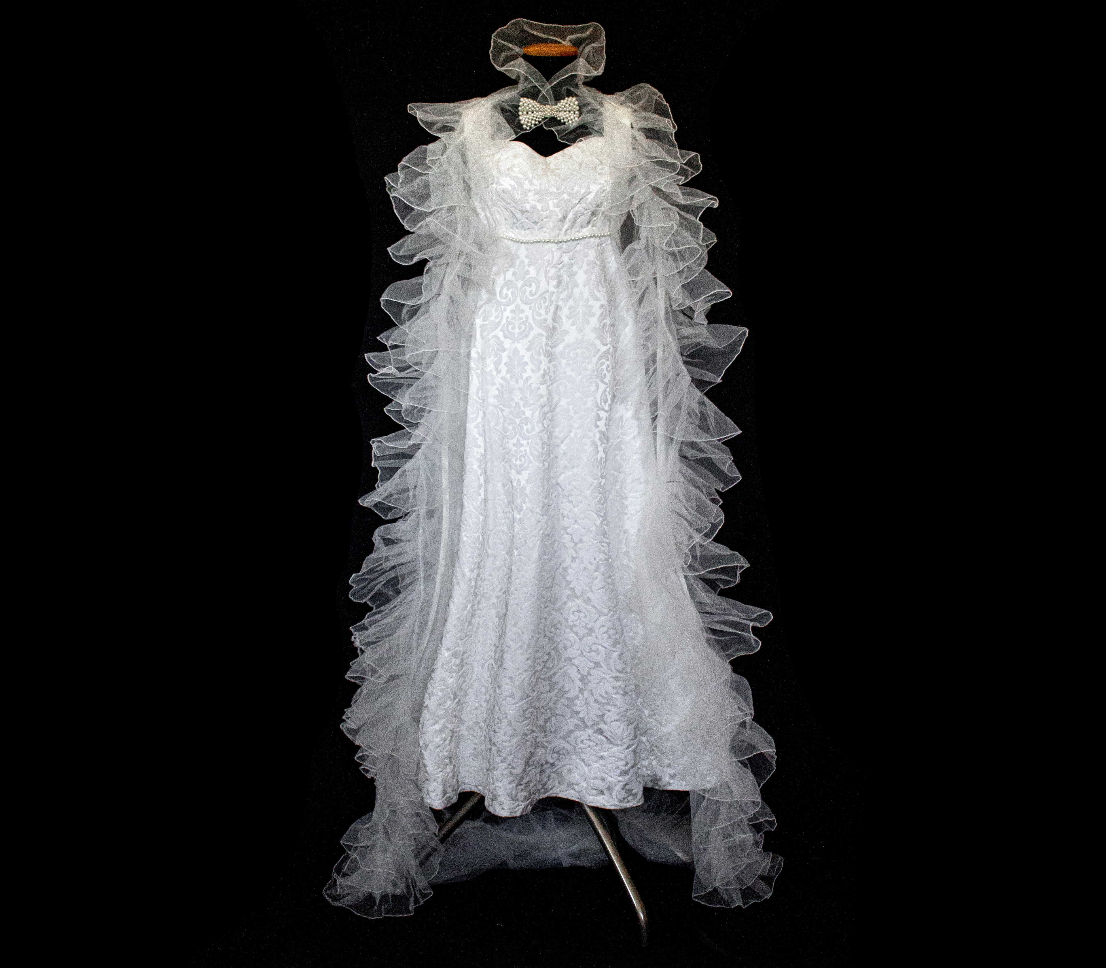 299 - AUTHENTIC 1960S VINTAGE DAMASK BRIDAL DRESS: BON TON ANKLE-LENGTH SHEATH WITH RUFFLED TULLE CAPE