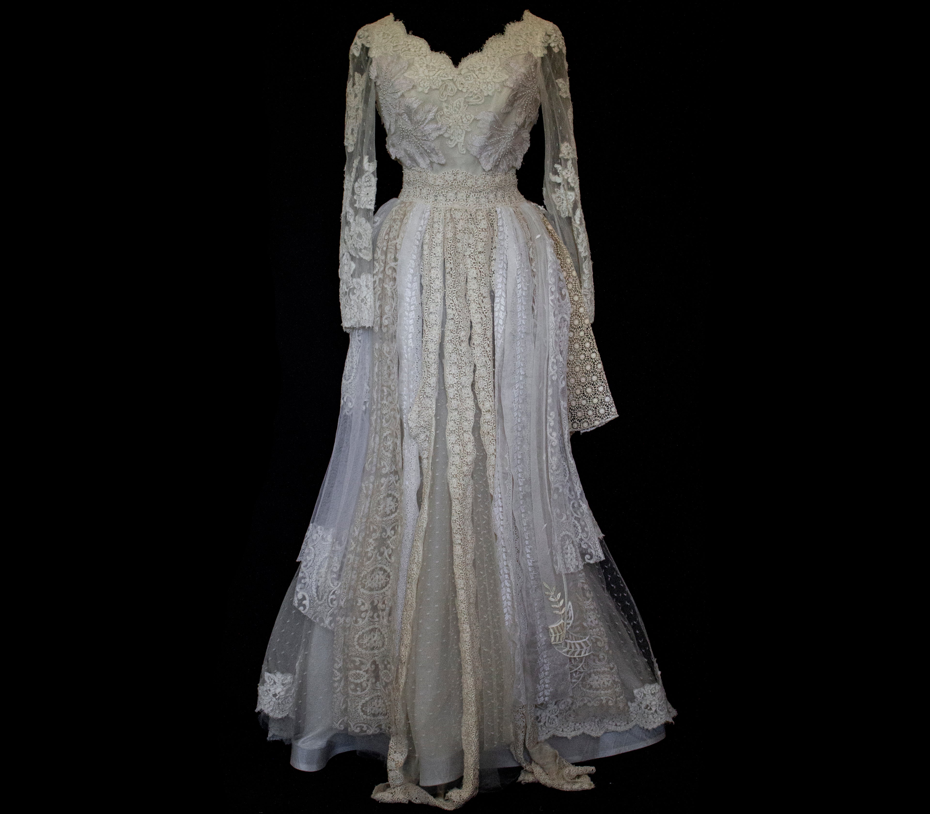 356 - VINTAGE 90s UPCYCLED LACE WEDDING DRESS: IVORY GOWN WITH POLKA DOT TULLE & ANTIQUE MACRAME DETAILS - Vague atelier