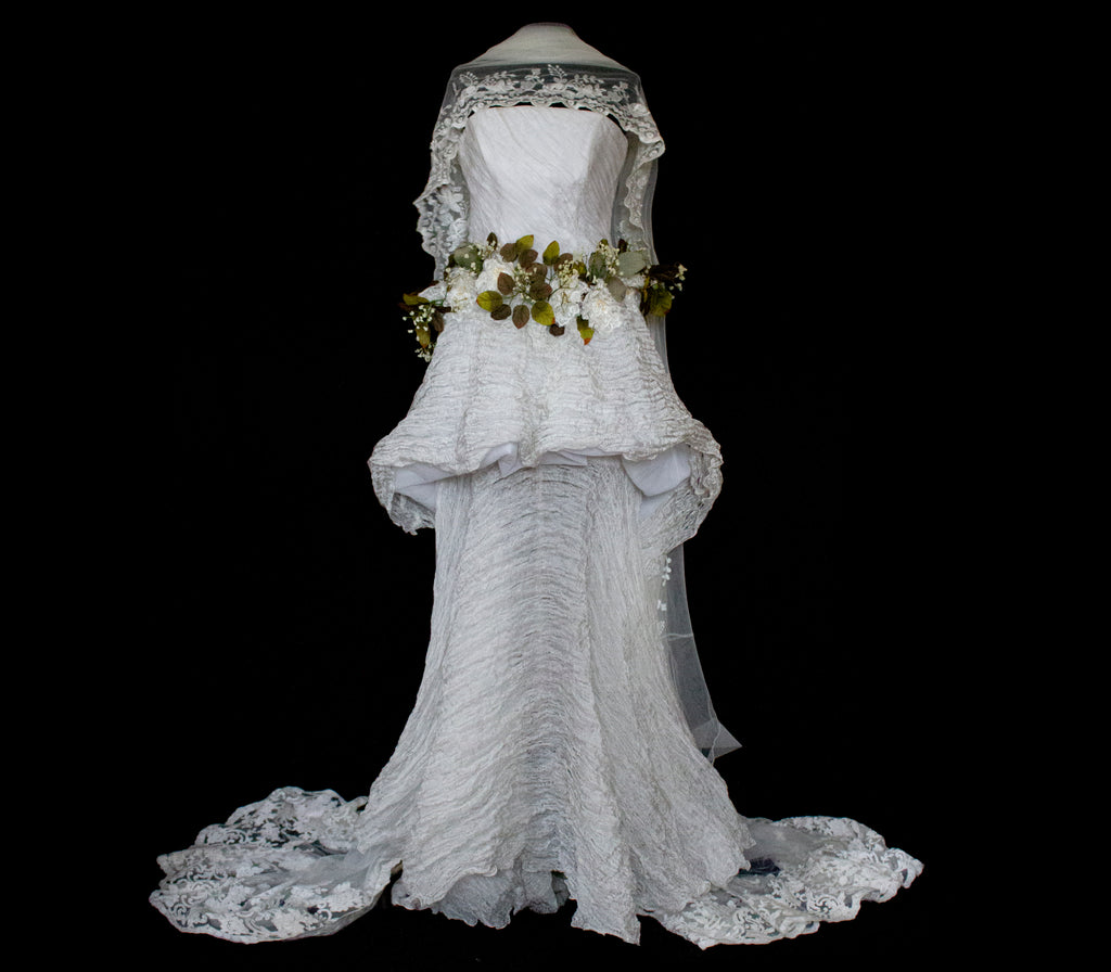 324 - PEARL GREY VINTAGE WEDDING DRESS: A ROMANTIC & UNIQUE BUCOLIC MASTERPIECE - Vague atelier