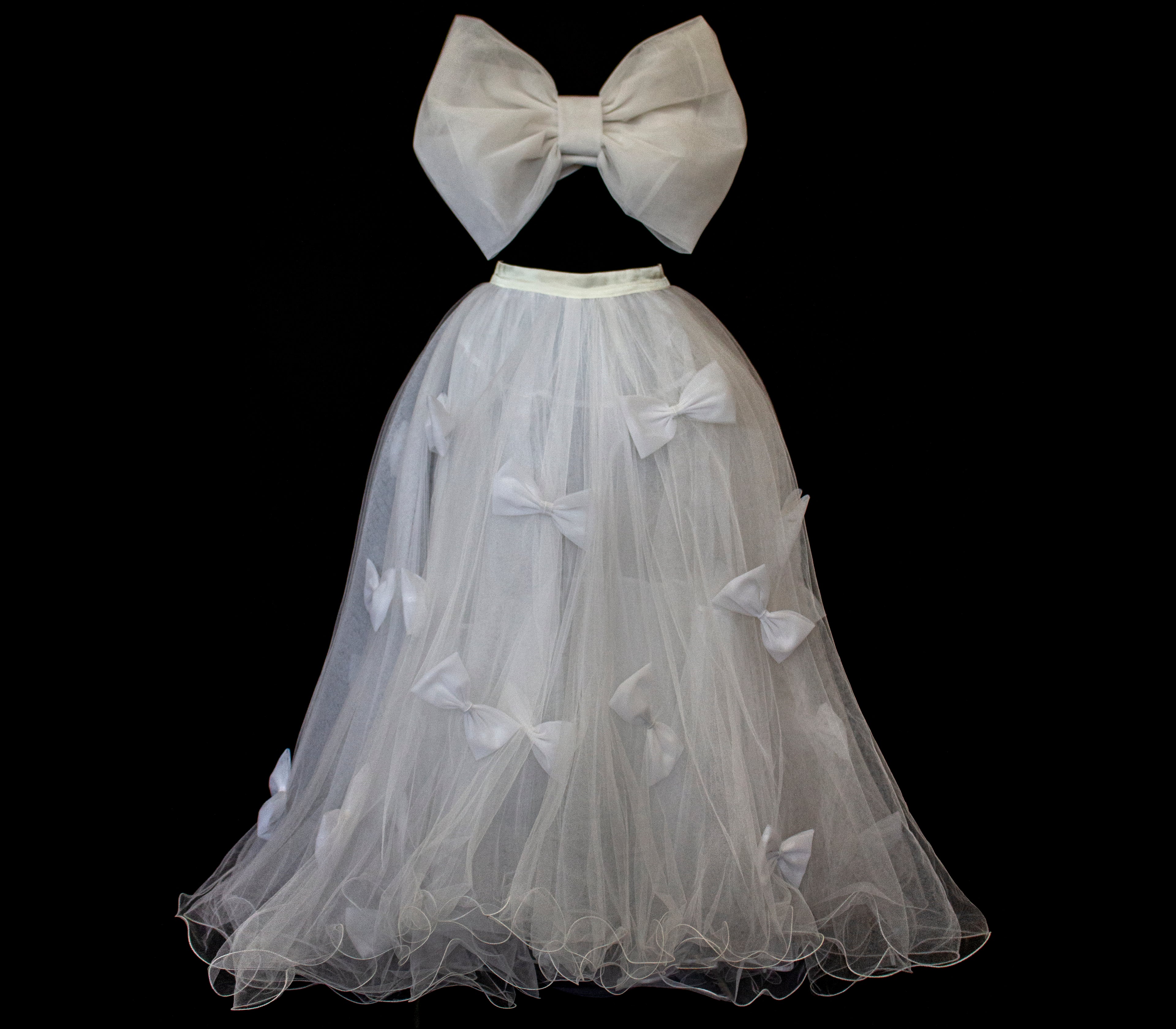 236 - VINTAGE TWO-PIECE TULLE WEDDING DRESS: CROP TOP WITH MAXI BOW & BIG BALL GOWN SKIRT - WHITE 90s STYLE - Vague atelier