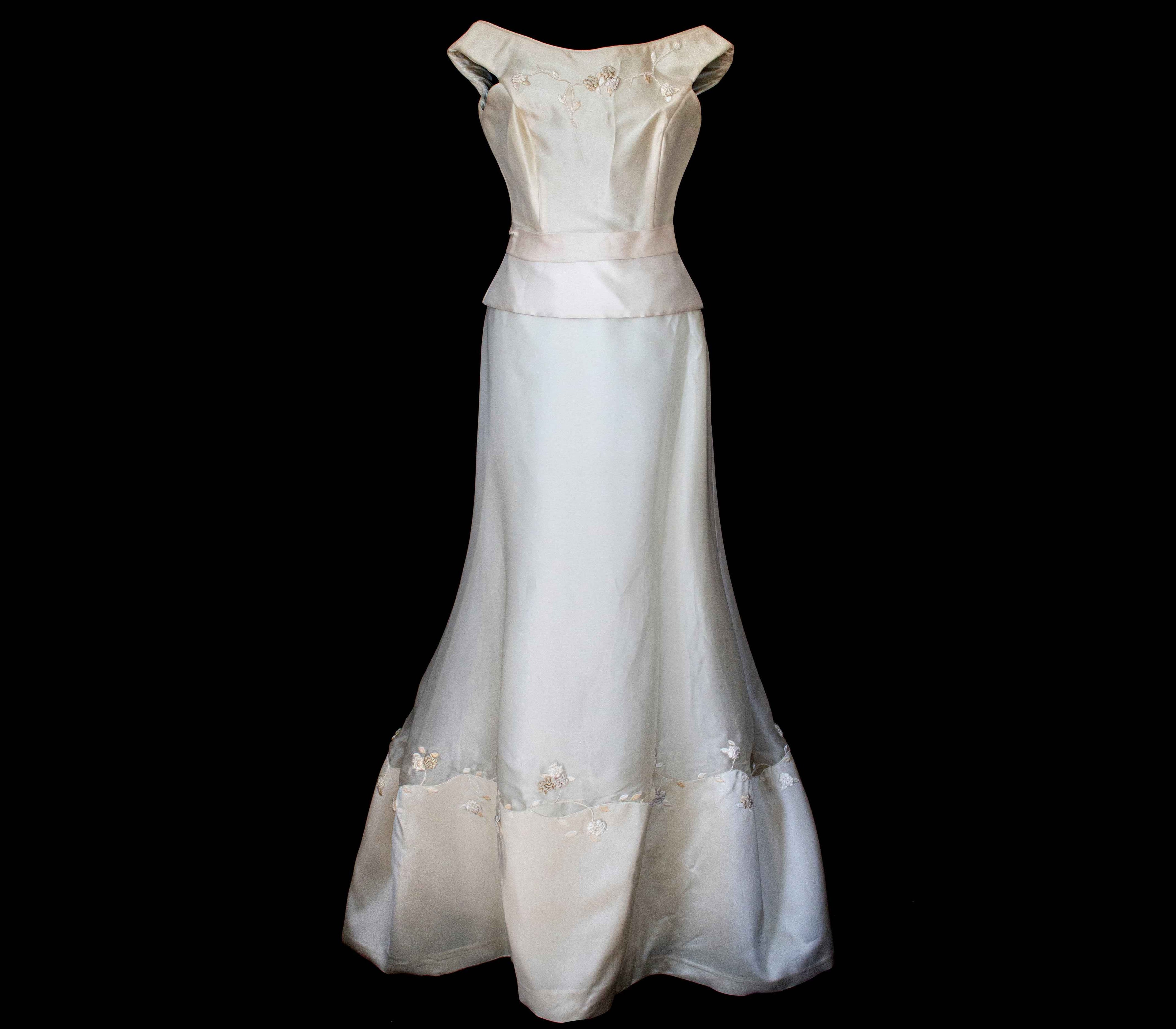 275 - MINIMALIST ELEGANT VINTAGE SILK ORGANZA BRIDAL SET: BATEAU TOP & A-LINE SKIRT WITH BACK BOW