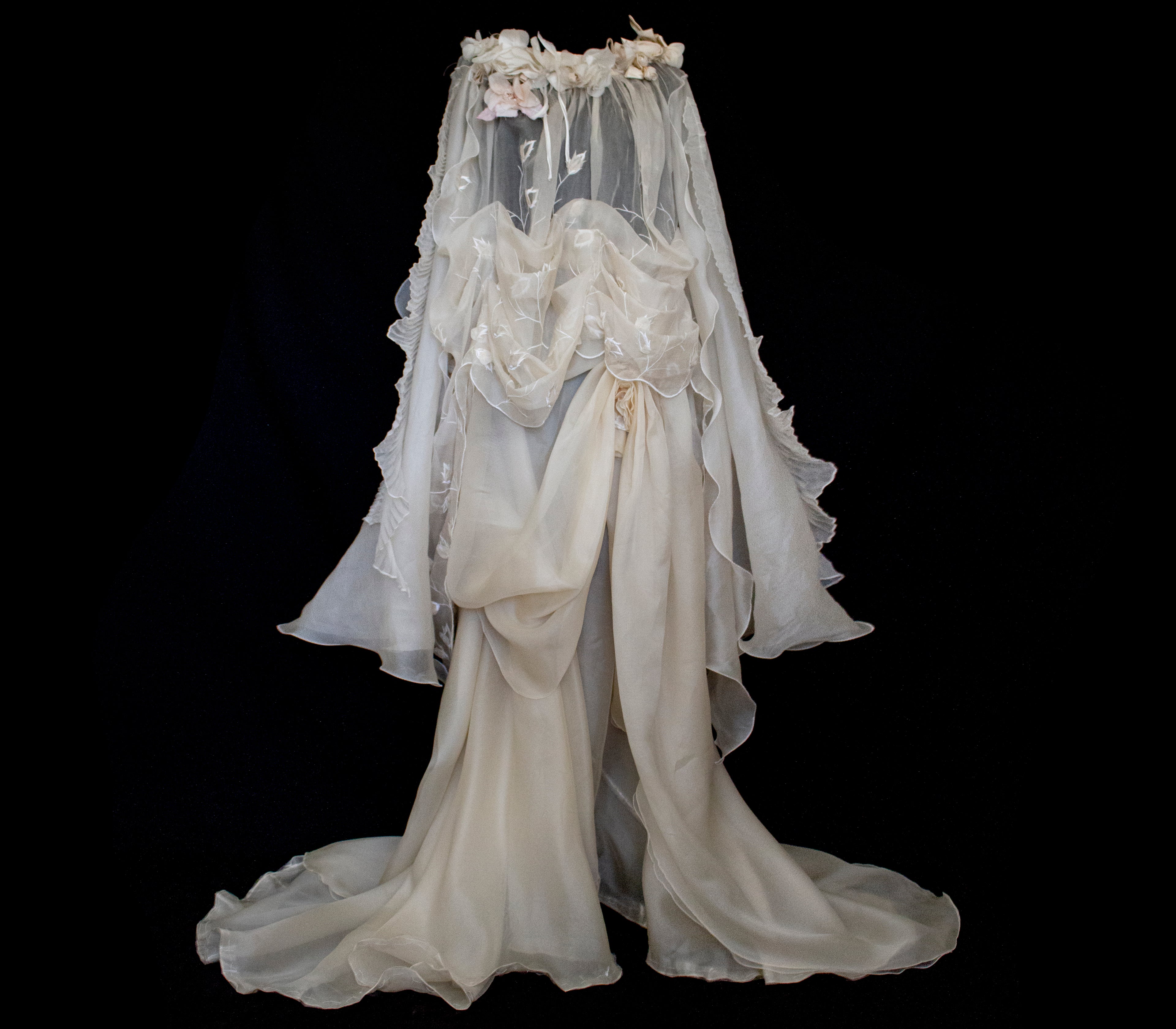 323 - BUCOLIC SILK ORGANDIE WEDDING SET: VINTAGE BUTTERFLY CAPE & DRAPED SKIRT - Vague atelier