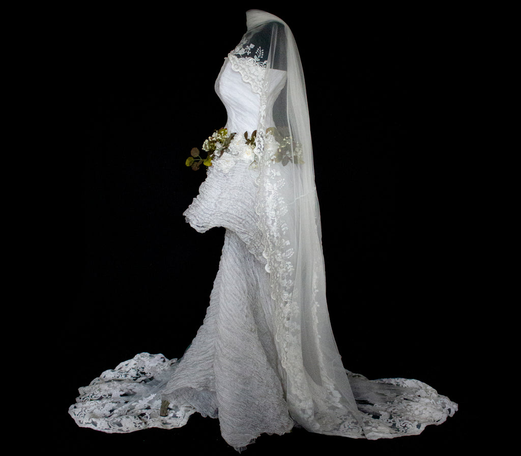 324 - PEARL GREY VINTAGE WEDDING DRESS: A ROMANTIC & UNIQUE BUCOLIC MASTERPIECE - Vague atelier