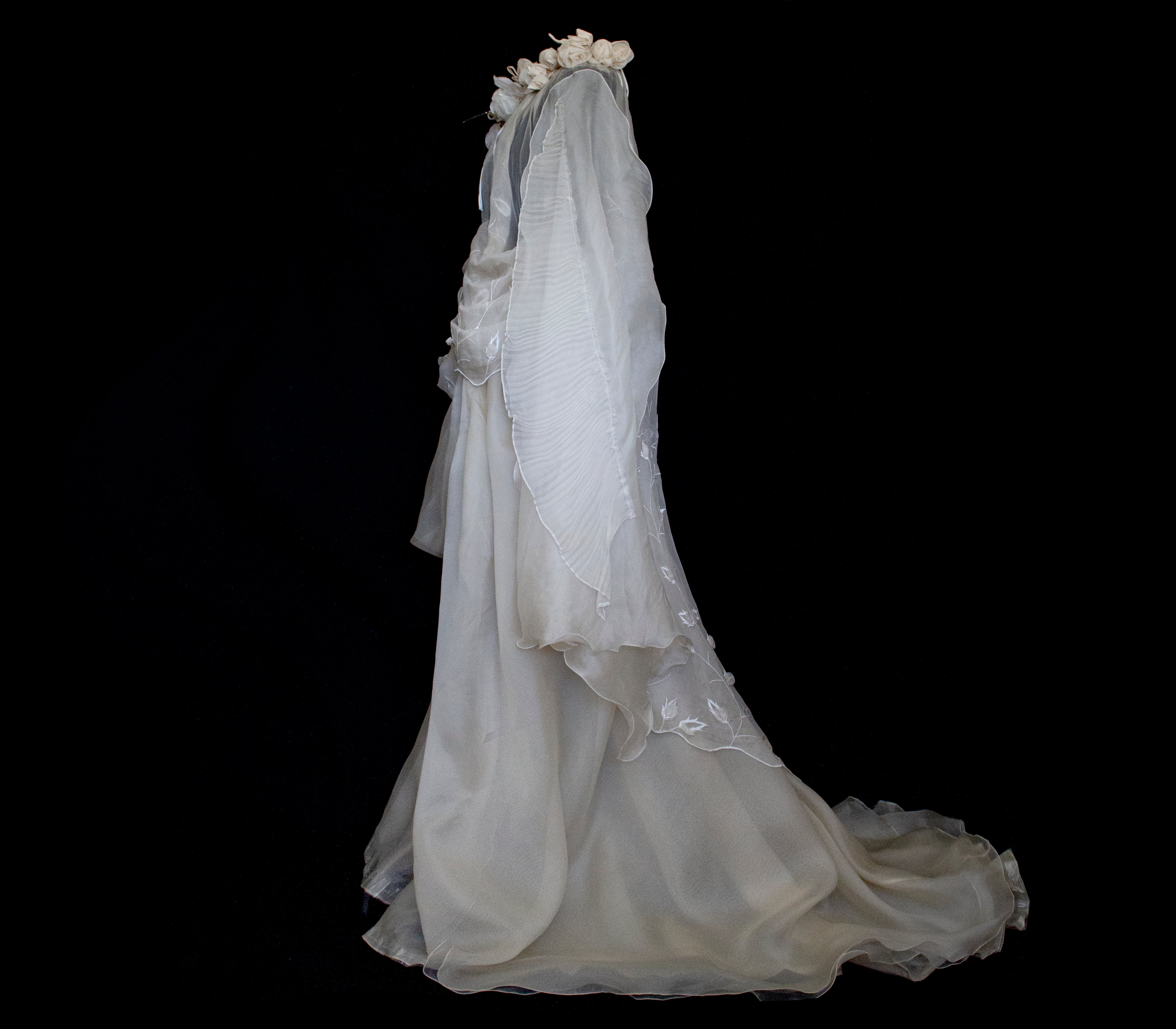 323 - BUCOLIC SILK ORGANDIE WEDDING SET: VINTAGE BUTTERFLY CAPE & DRAPED SKIRT - Vague atelier